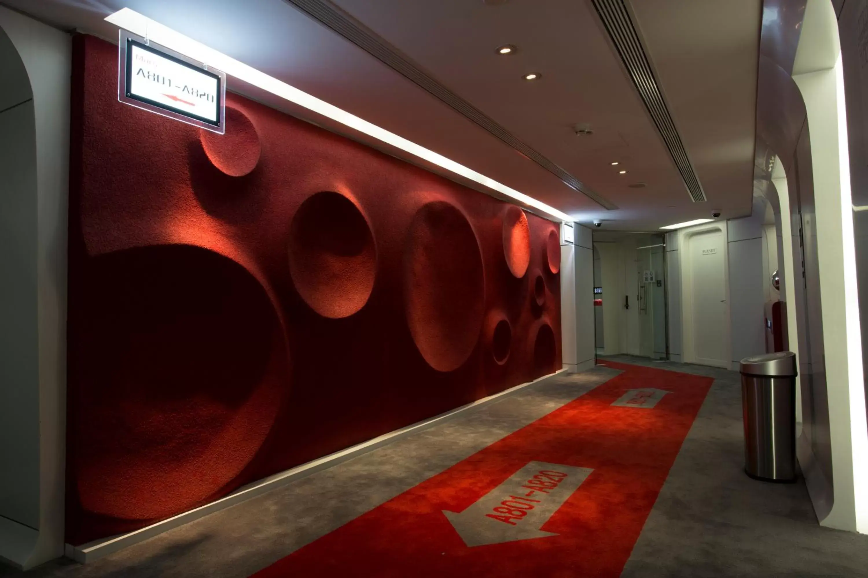 Facade/entrance, Lobby/Reception in Guangzhou Planet Hotel