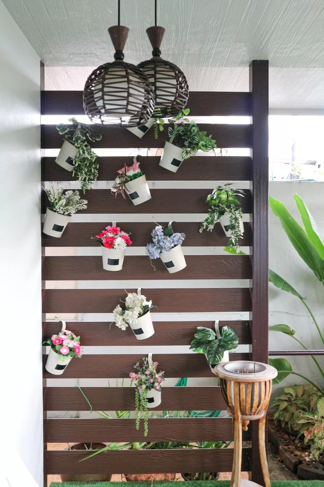 Decorative detail in Ban Ao Thong