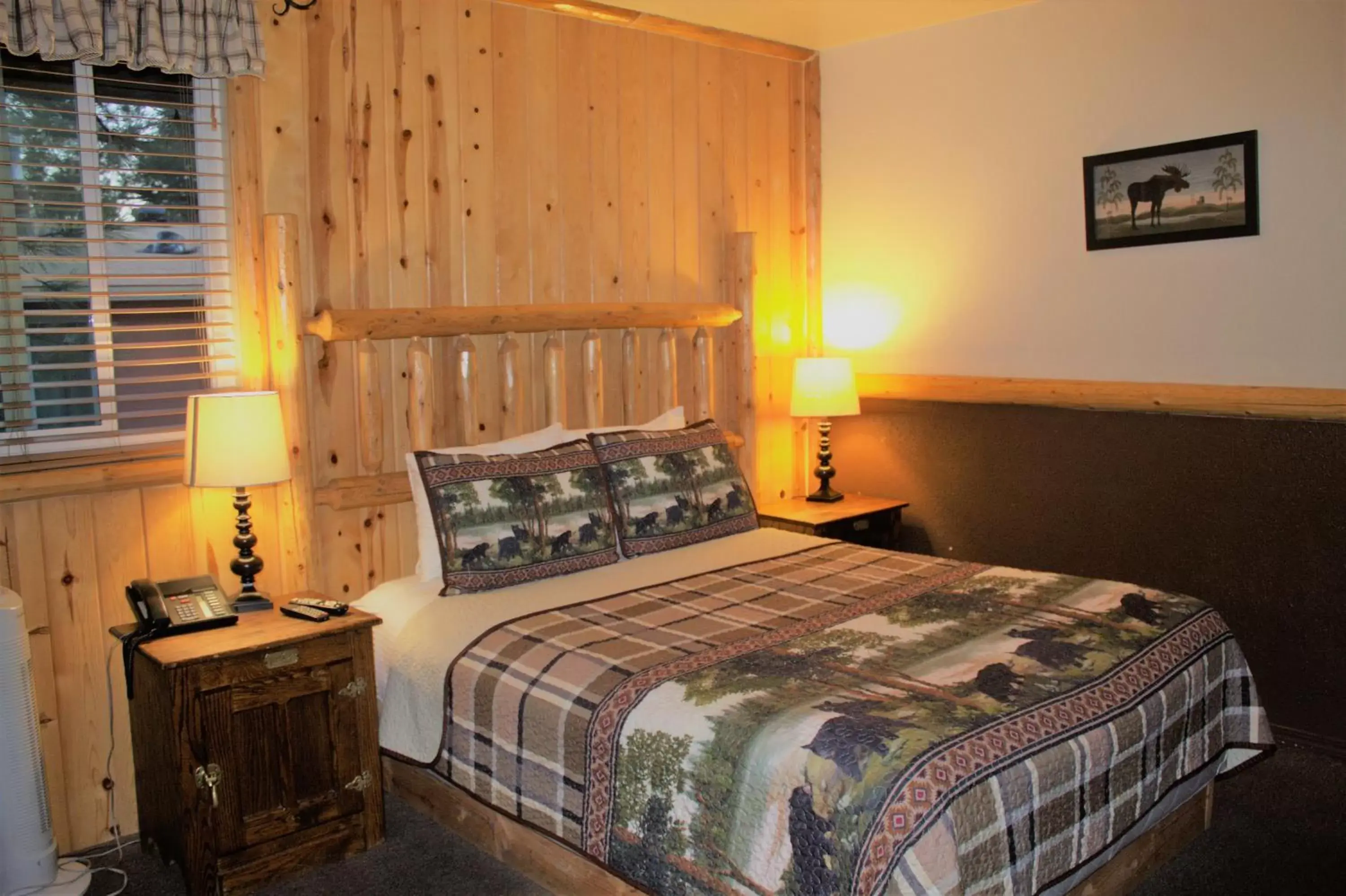 Bed in Fireside Lodge