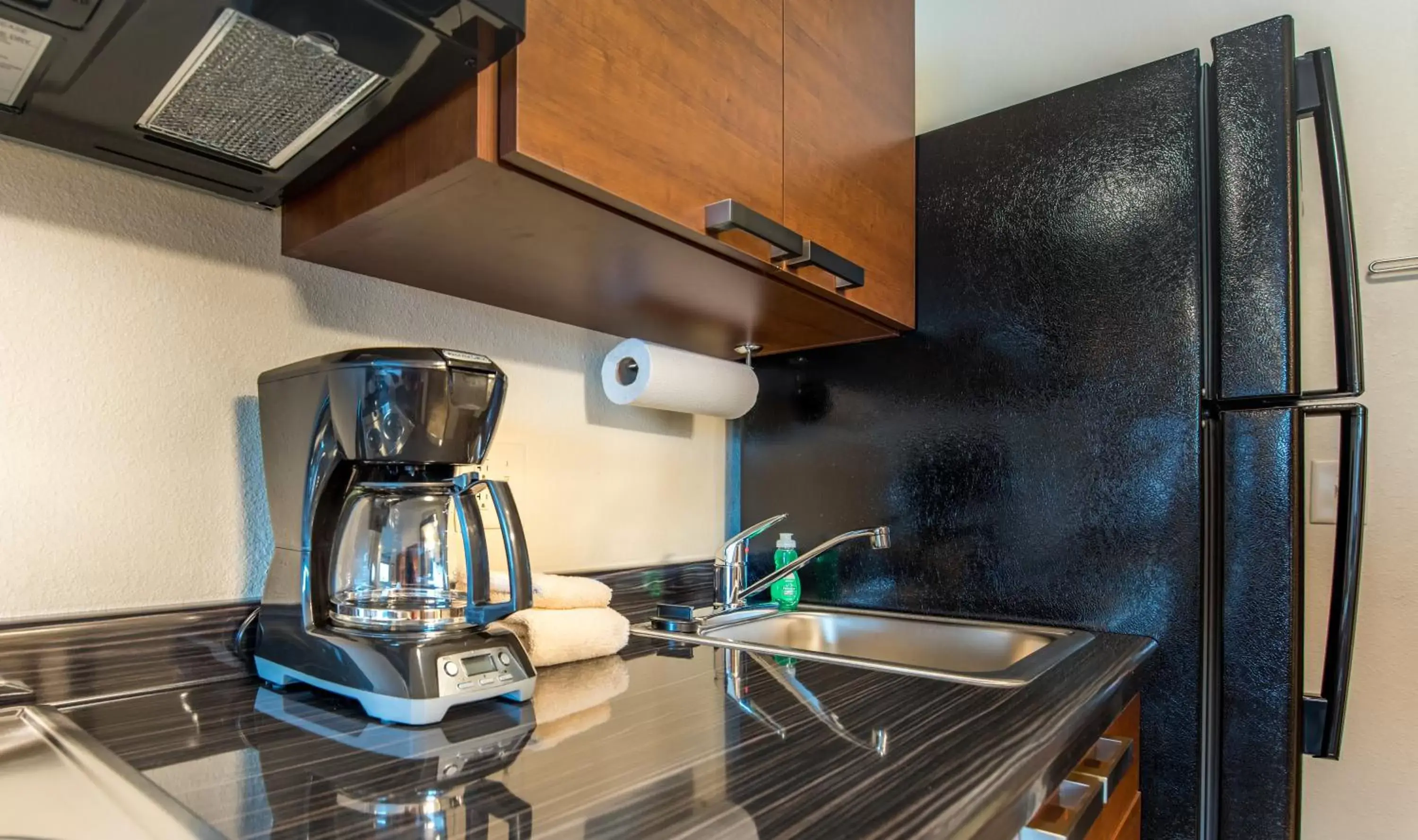 Kitchen or kitchenette, Kitchen/Kitchenette in My Place Hotel-Colorado Springs,CO