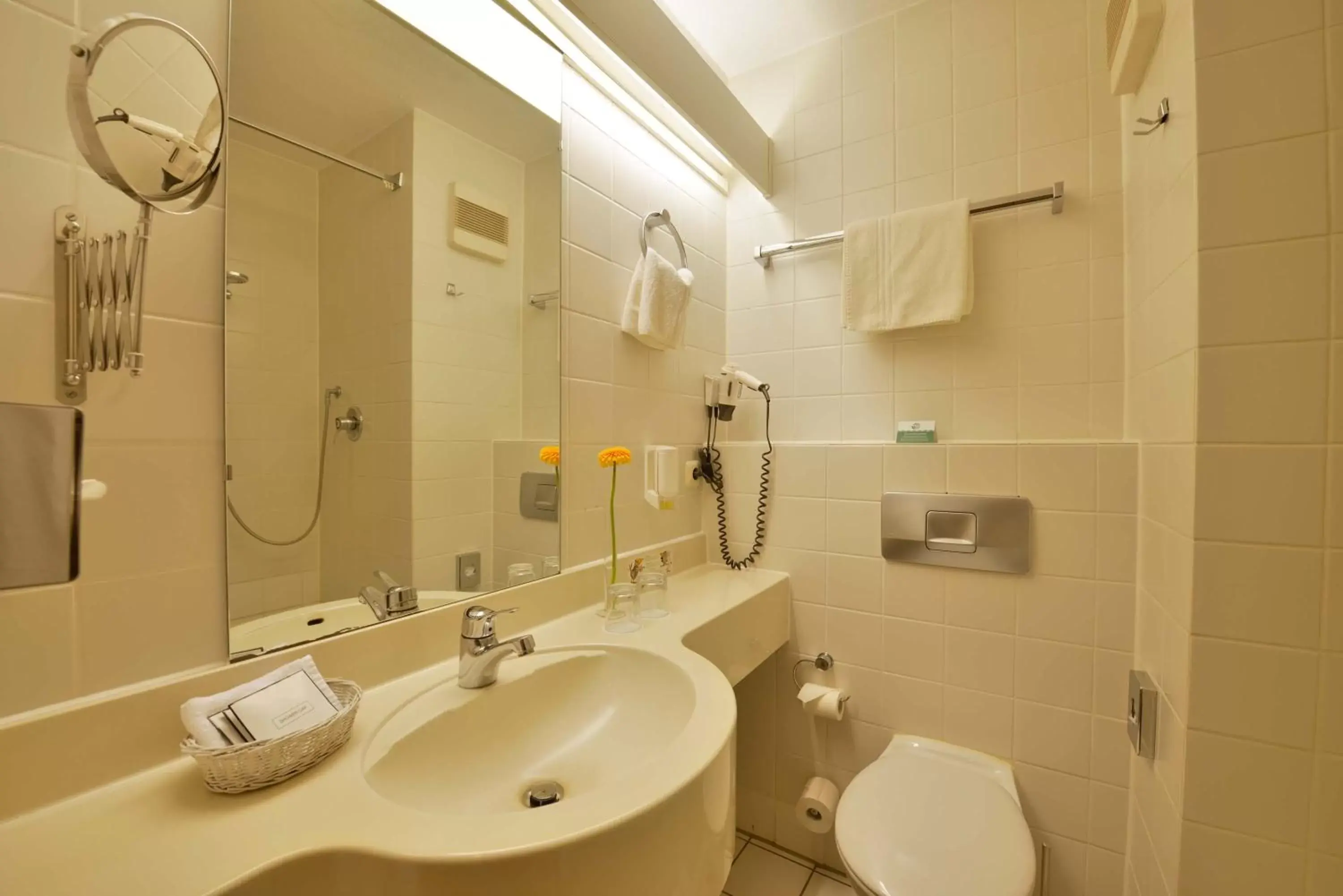 Toilet, Bathroom in Sure Hotel by Best Western Hilden-Düsseldorf
