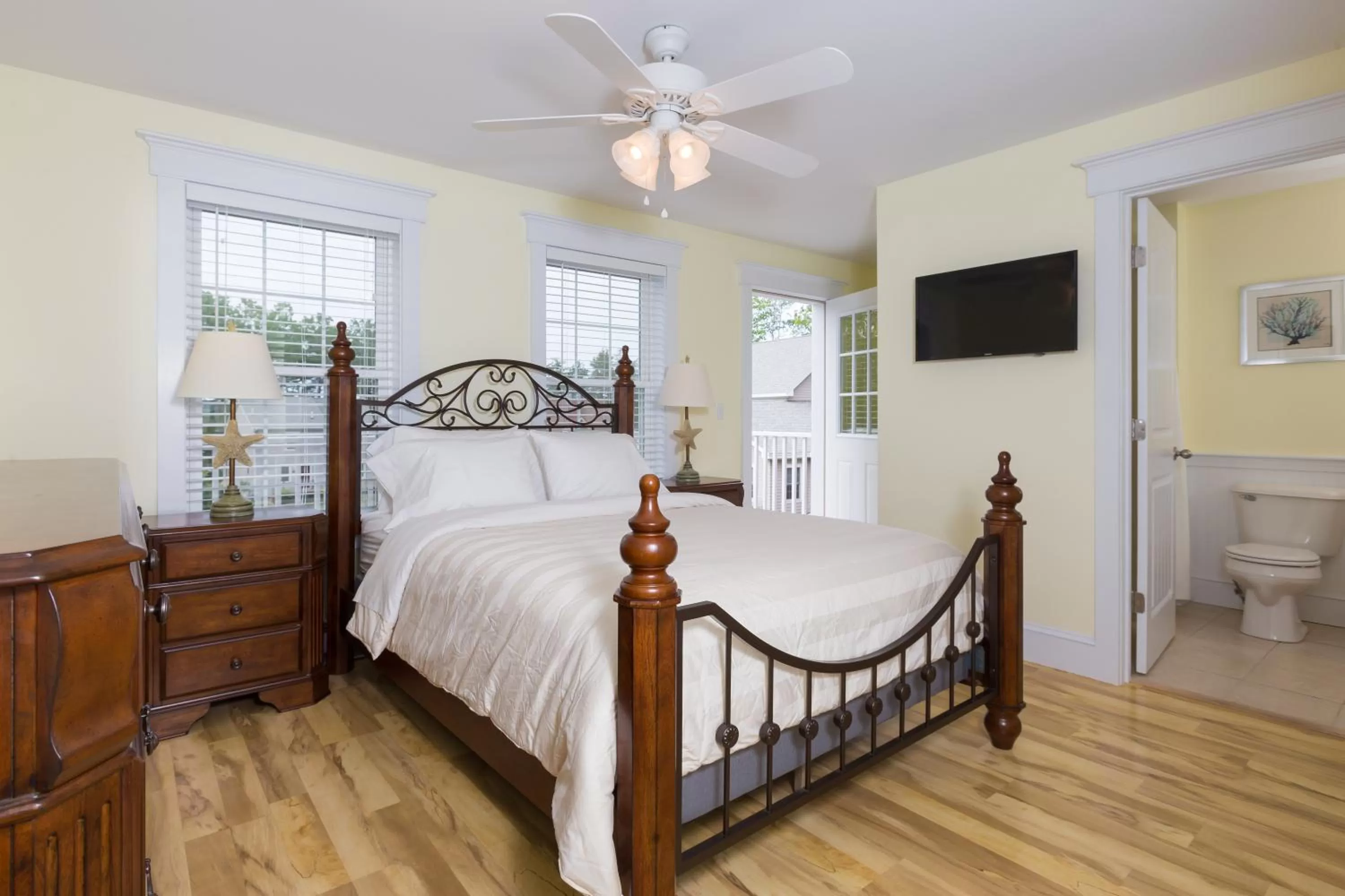 Bedroom, Bed in Sheepscot Harbour Village Resort