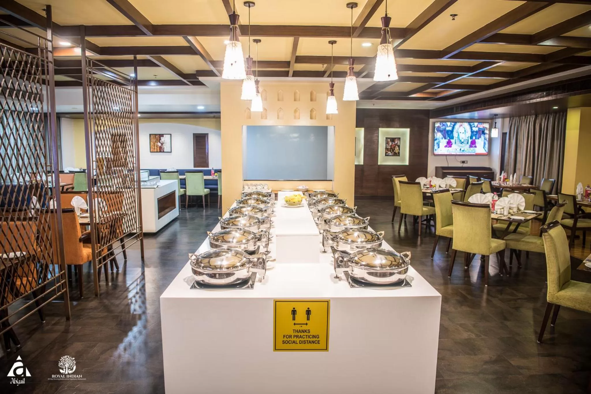 Restaurant/places to eat in Hotel Abigail Goradia's