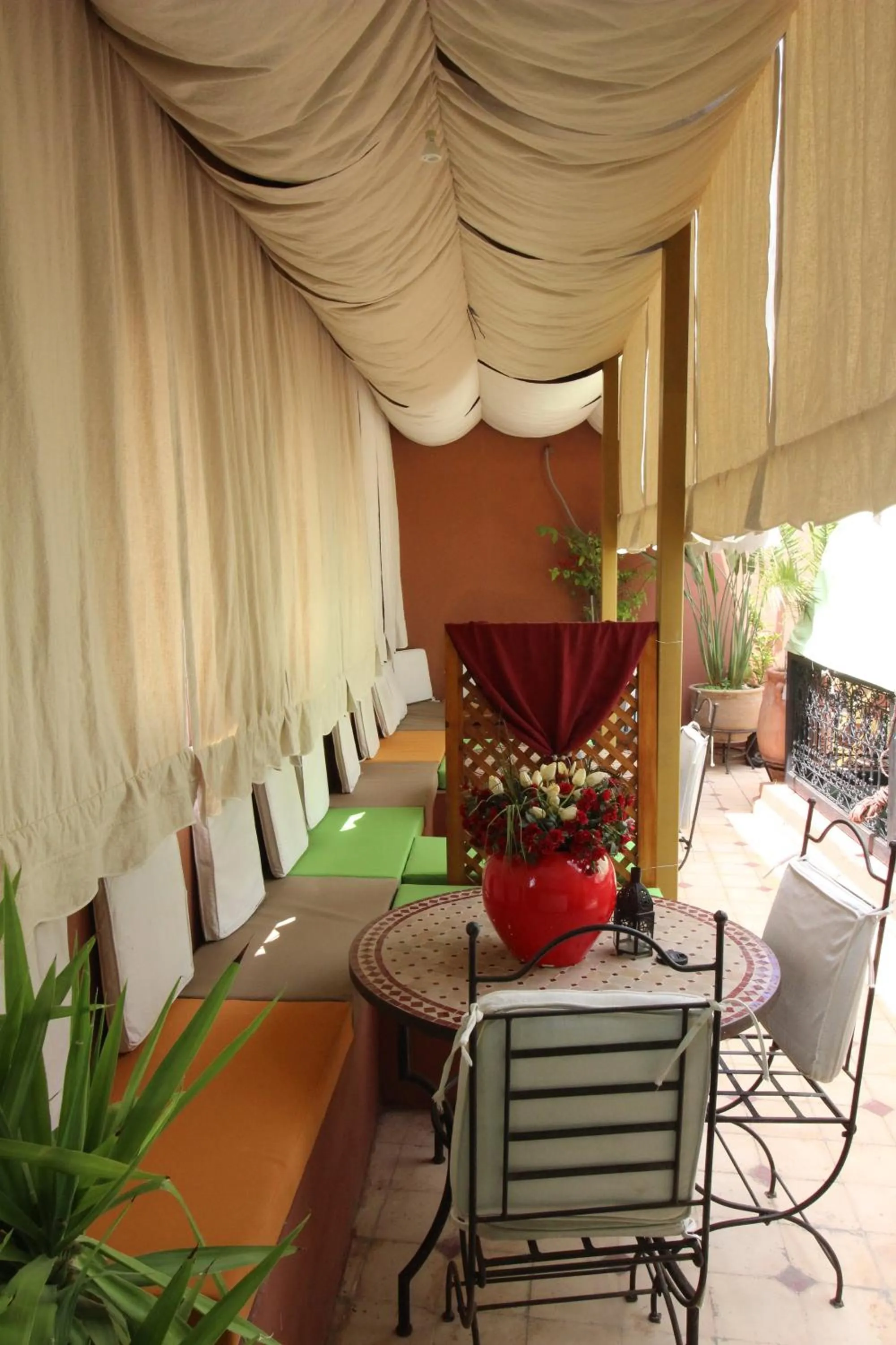 Restaurant/places to eat in Riad Eloise