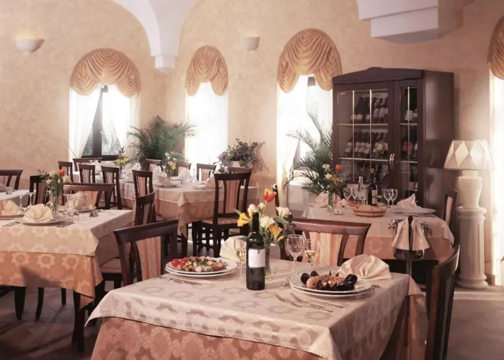 Restaurant/Places to Eat in Grikò Country Hotel