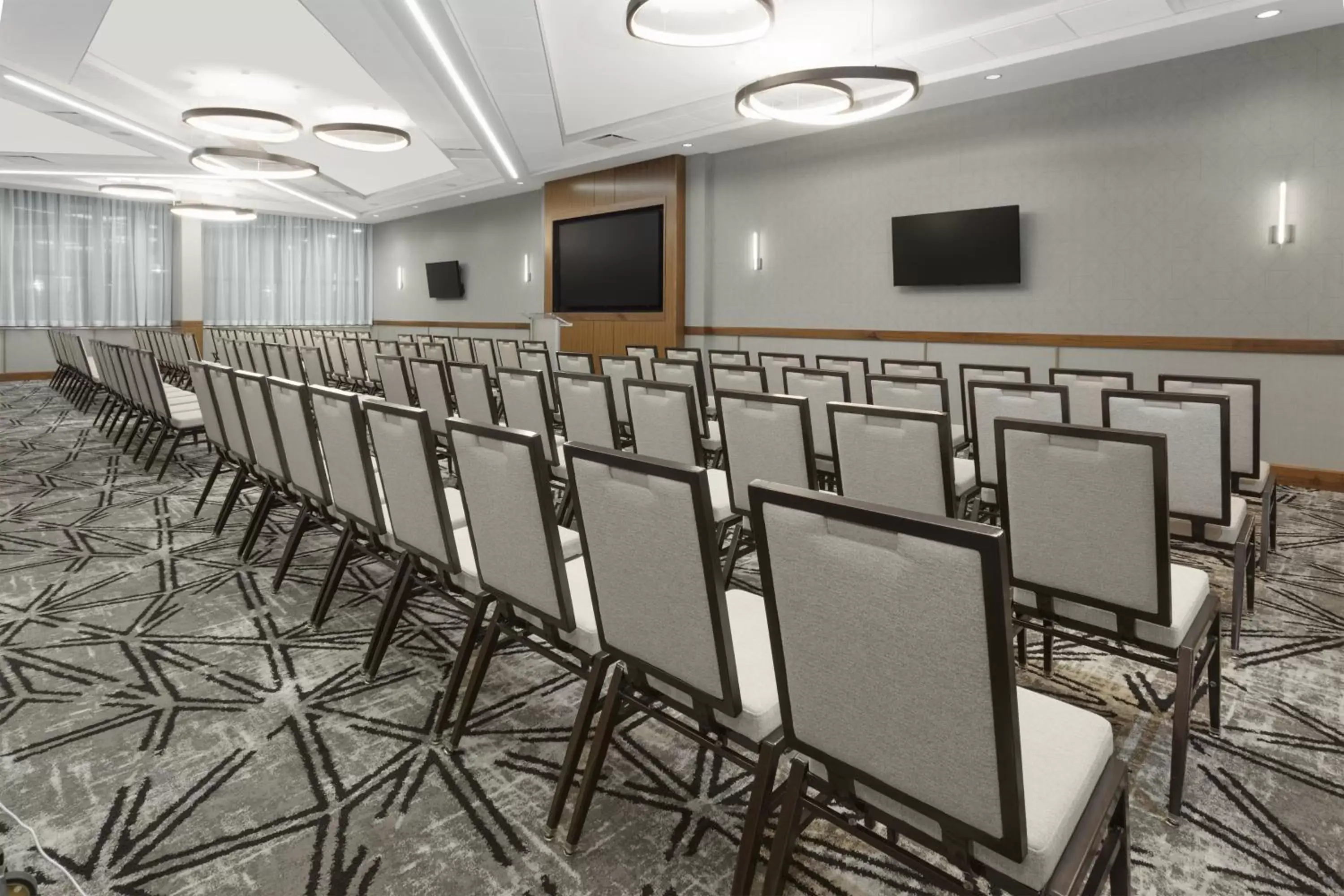 Meeting/conference room in Crowne Plaza Lansing West, an IHG Hotel