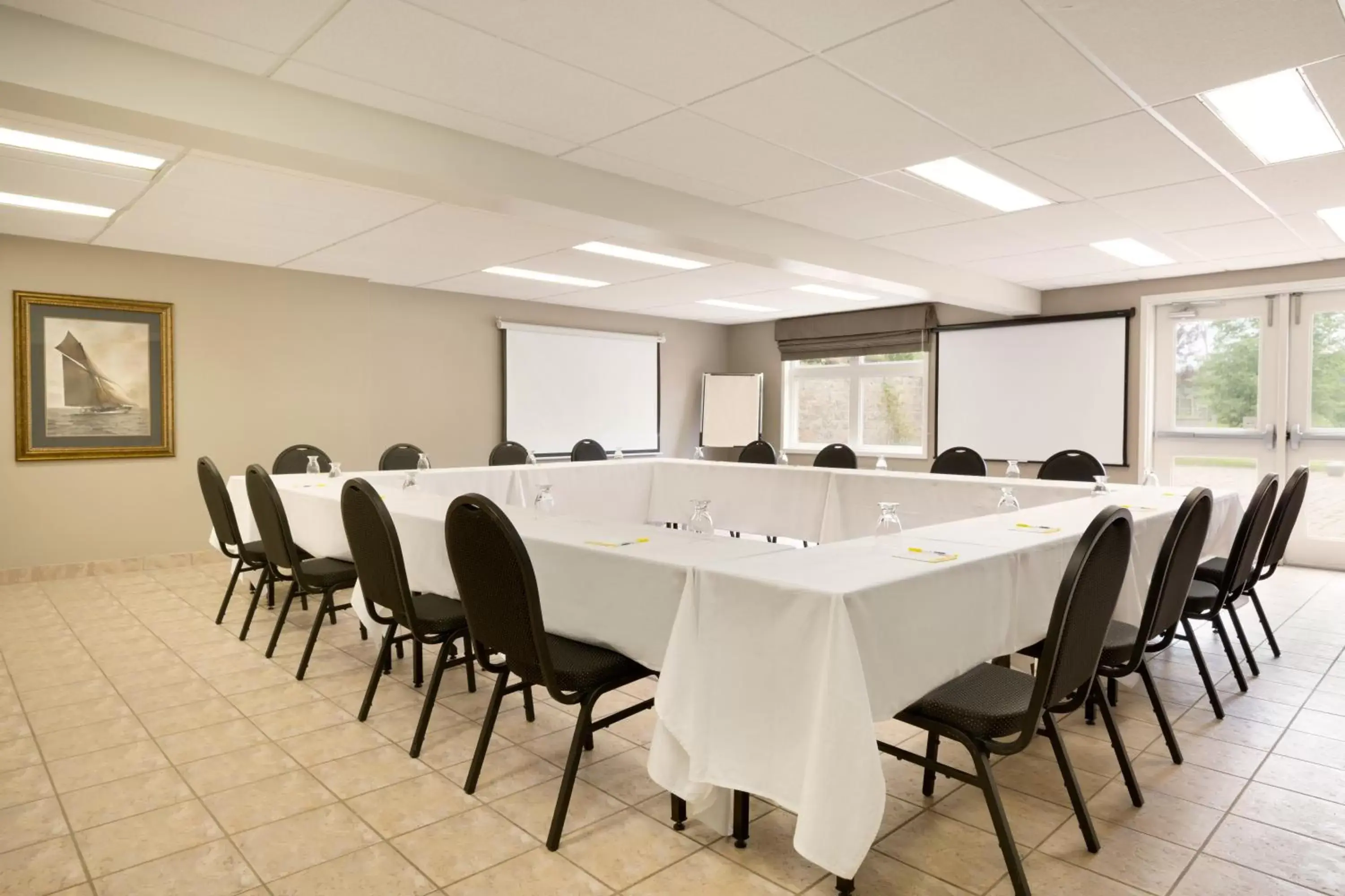 Meeting/conference room in Days Inn by Wyndham Orillia