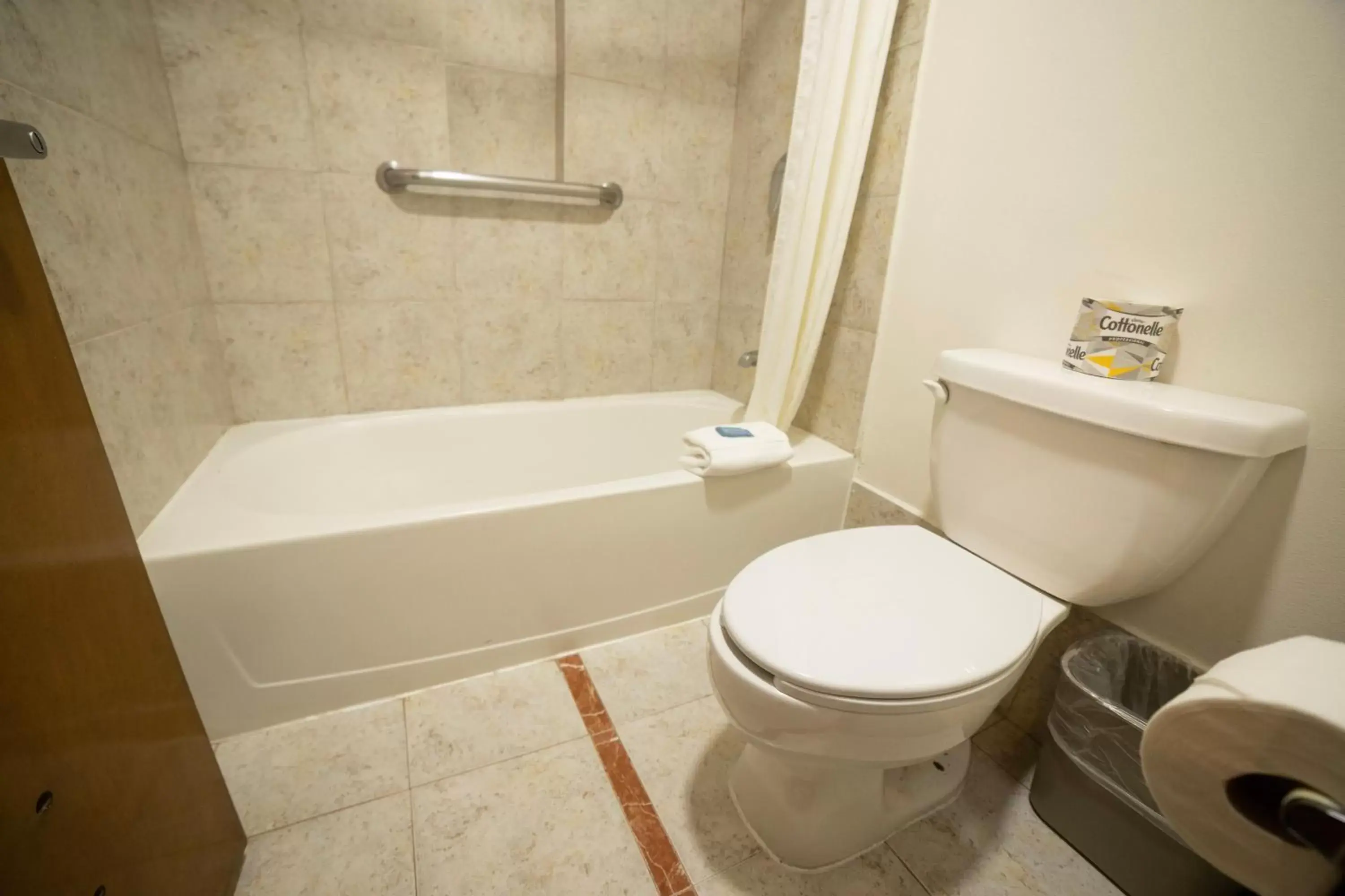 Bathroom in Hotel Colonial Mexicali