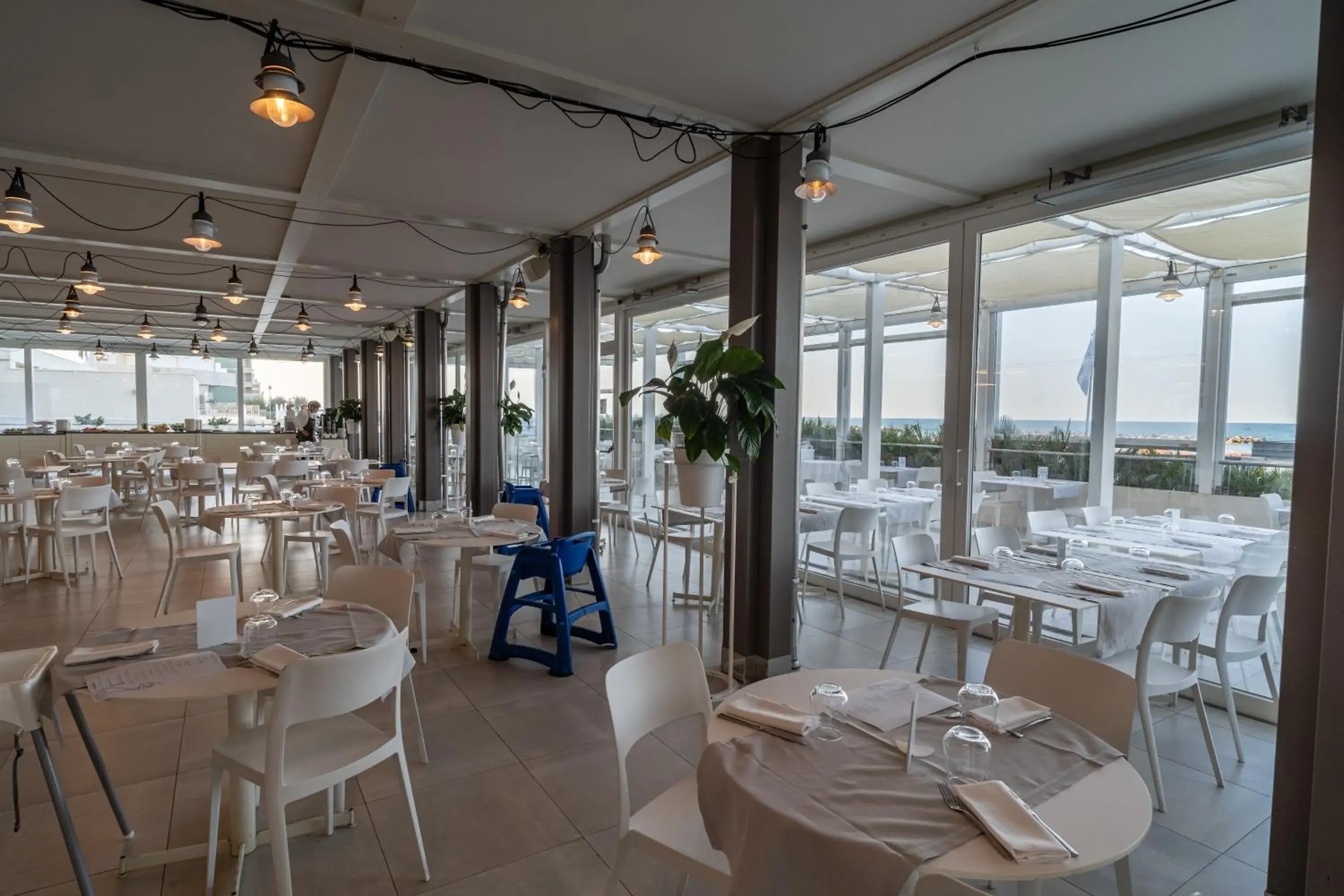 Restaurant/Places to Eat in Nautilus Family Hotel