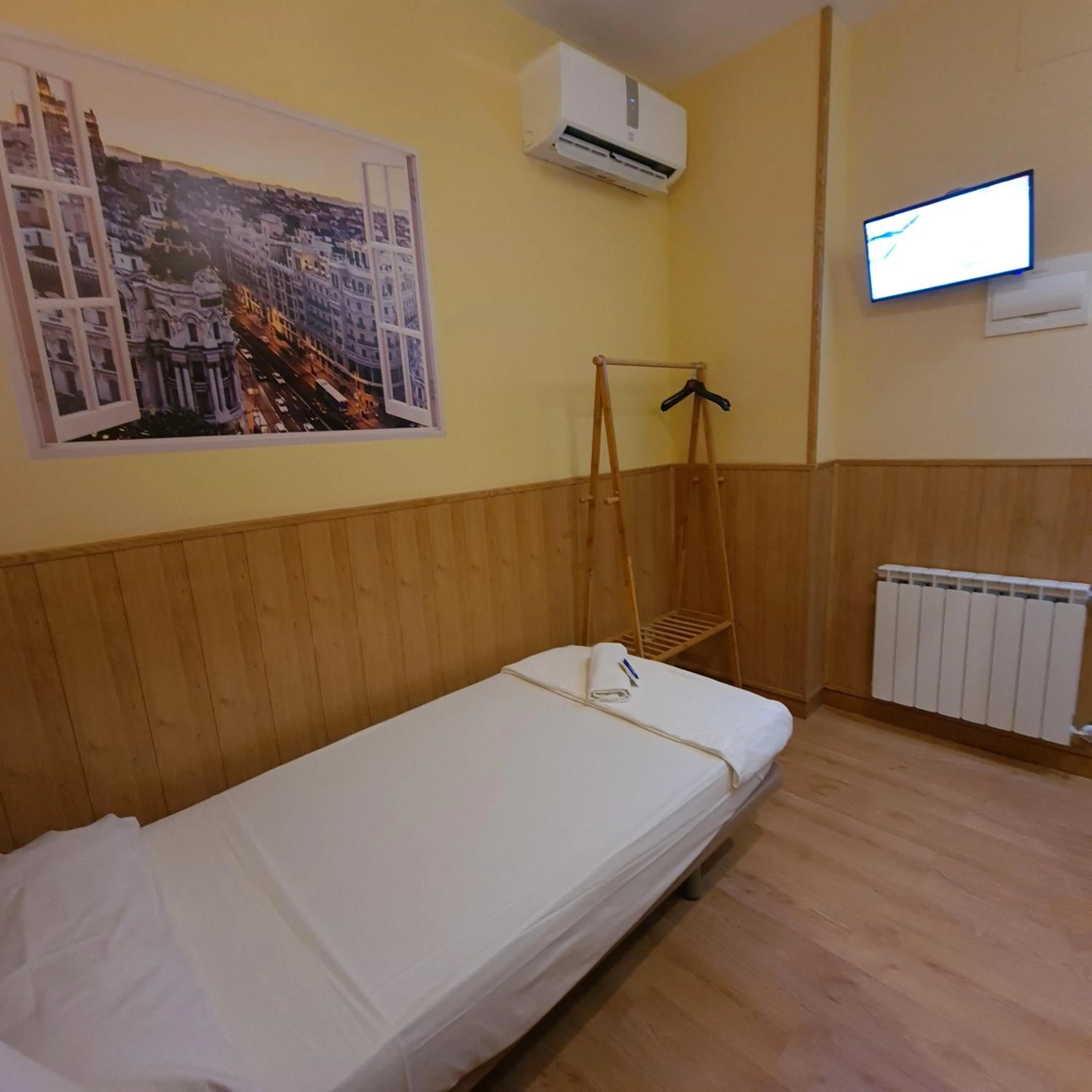 Bed in Hostal Oporto