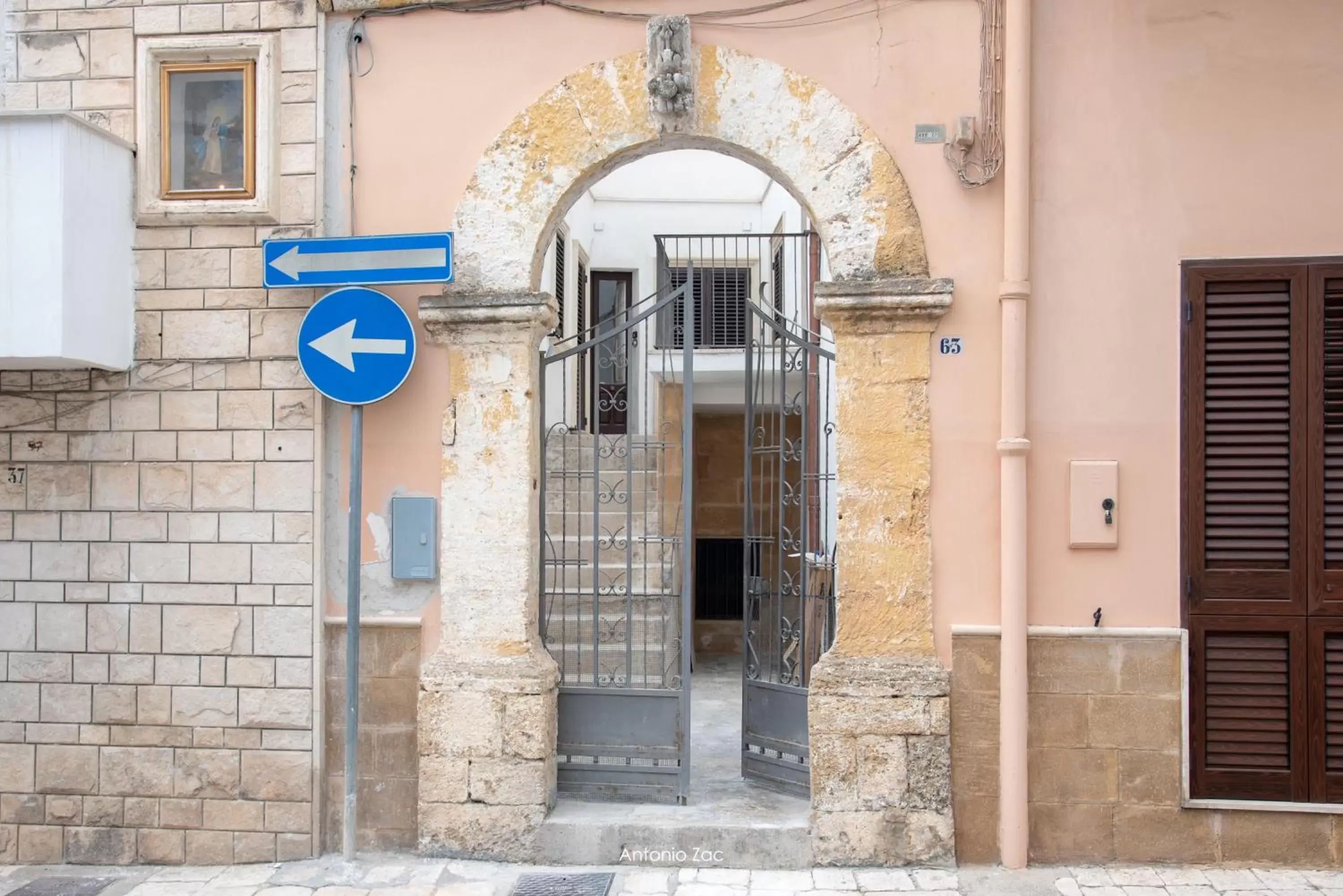 Facade/entrance in Il vecchio arco