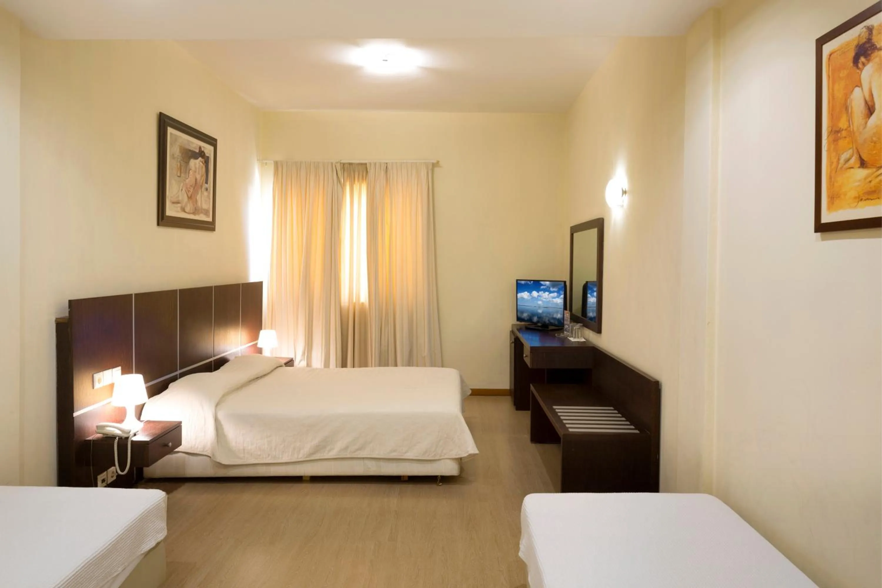 Photo of the whole room, Bed in Blue Sea Hotel Alimos