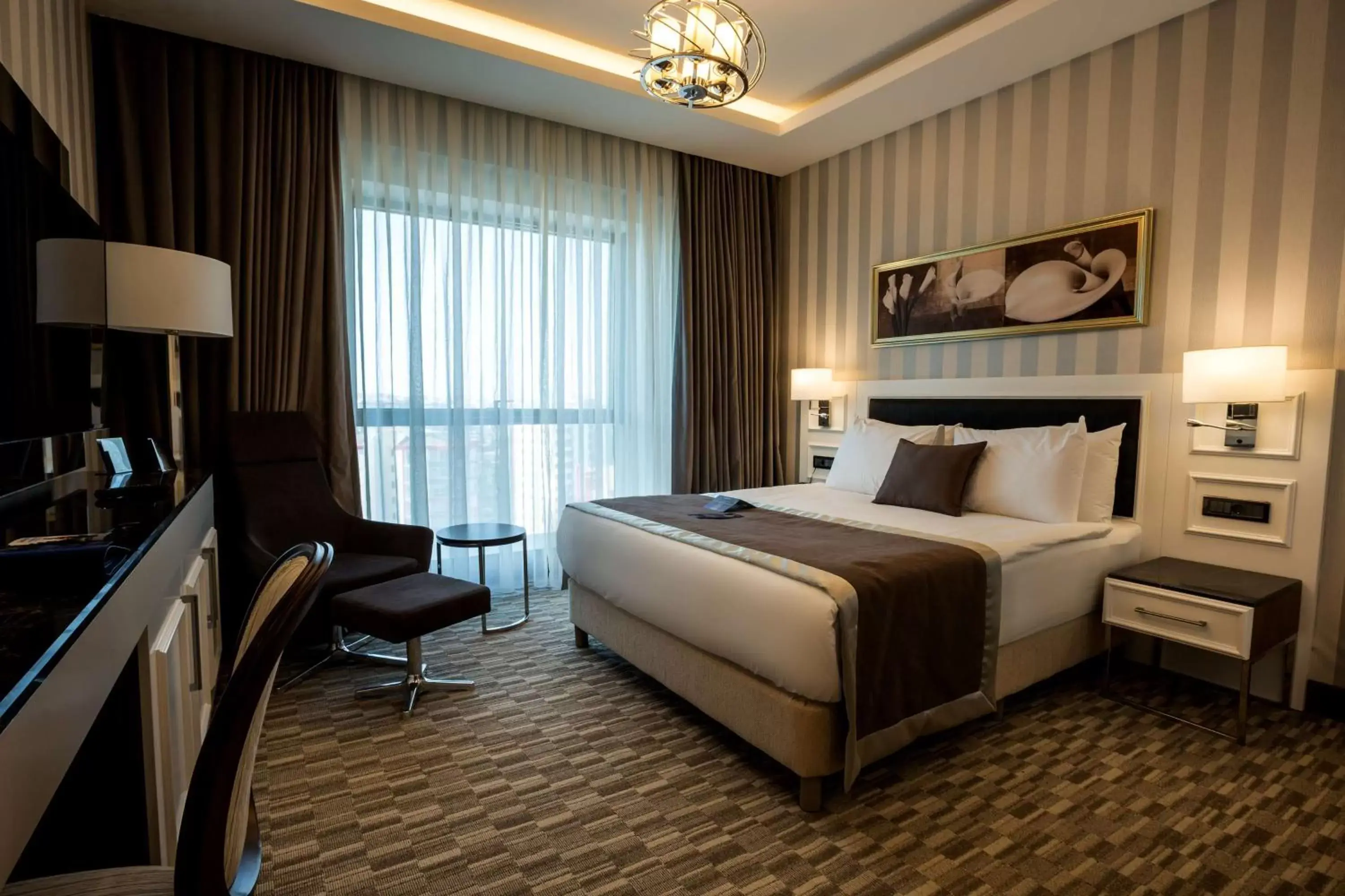 Photo of the whole room, Bed in Radisson Blu Hotel, Diyarbakir