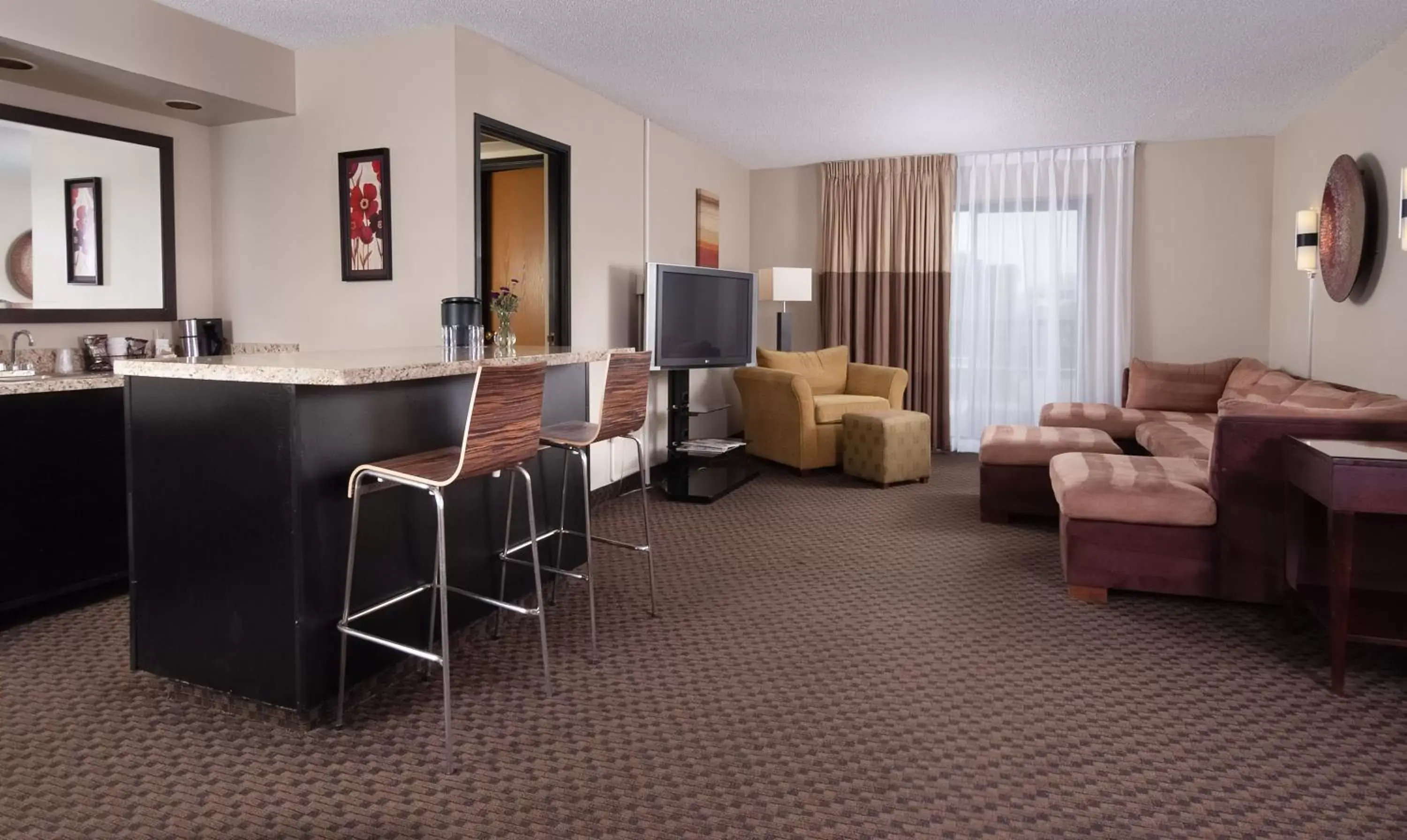 One-Bedroom Executive Suite with Two Queen Beds in Hyatt Regency Green Bay