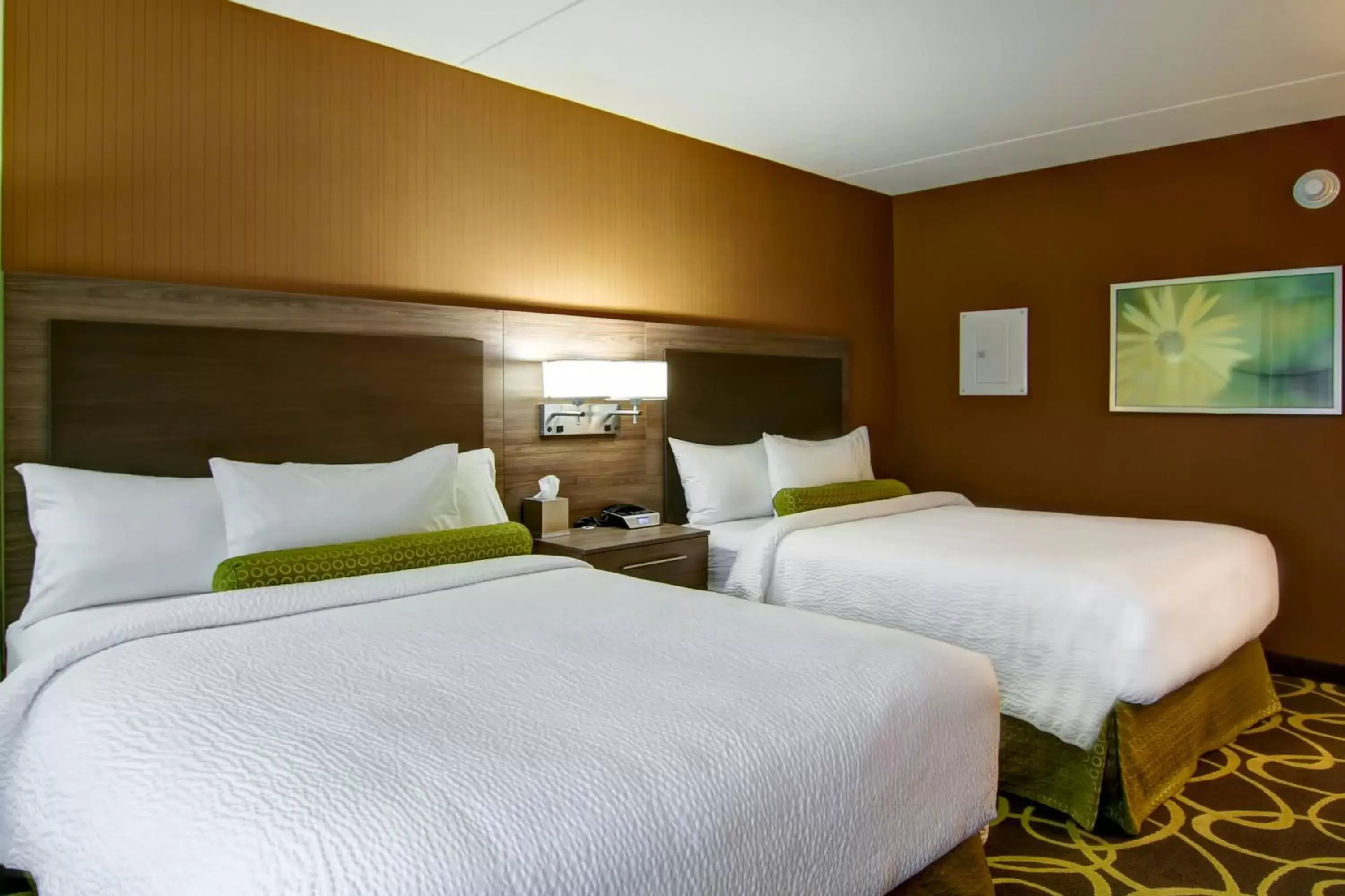 Photo of the whole room, Bed in TownePlace Suites by Marriott Kincardine