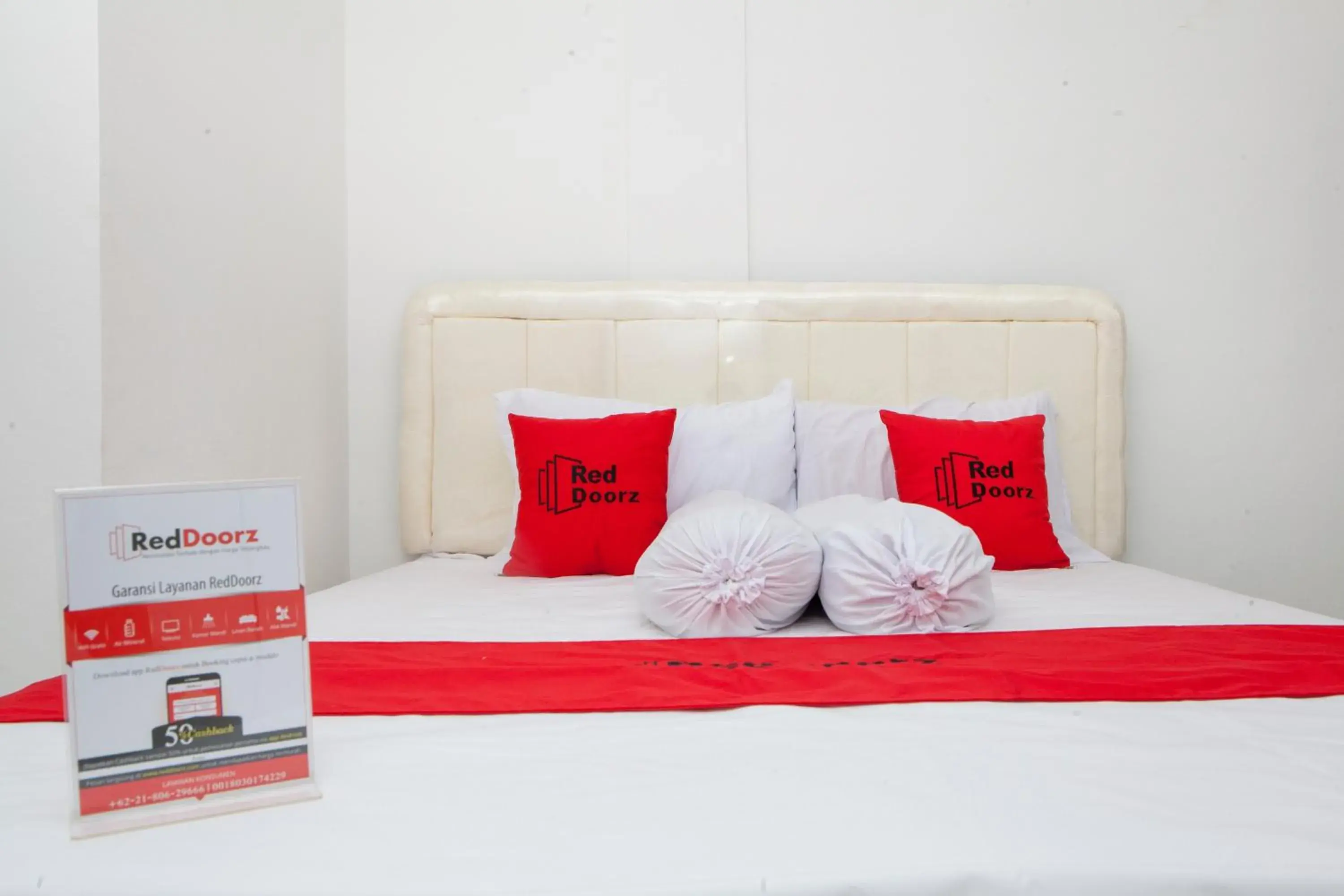 Bedroom, Bed in RedDoorz near Telkom Corporate University