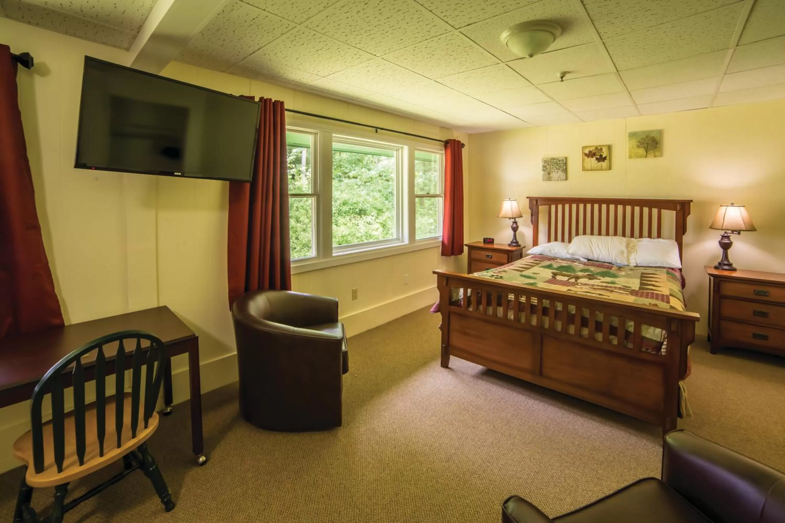 Photo of the whole room, Room Photo in The Lodge at Poland Spring Resort