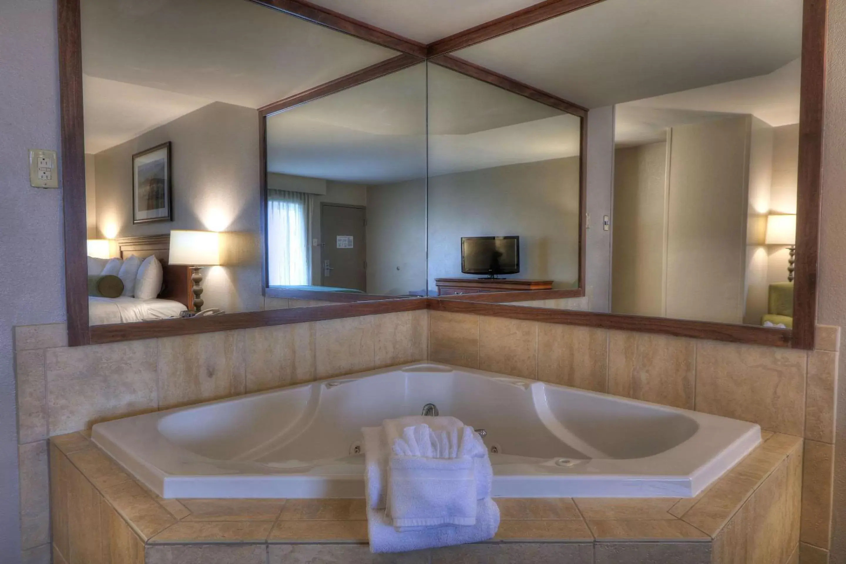 Photo of the whole room, Bathroom in Quality Inn Near the Island Pigeon Forge