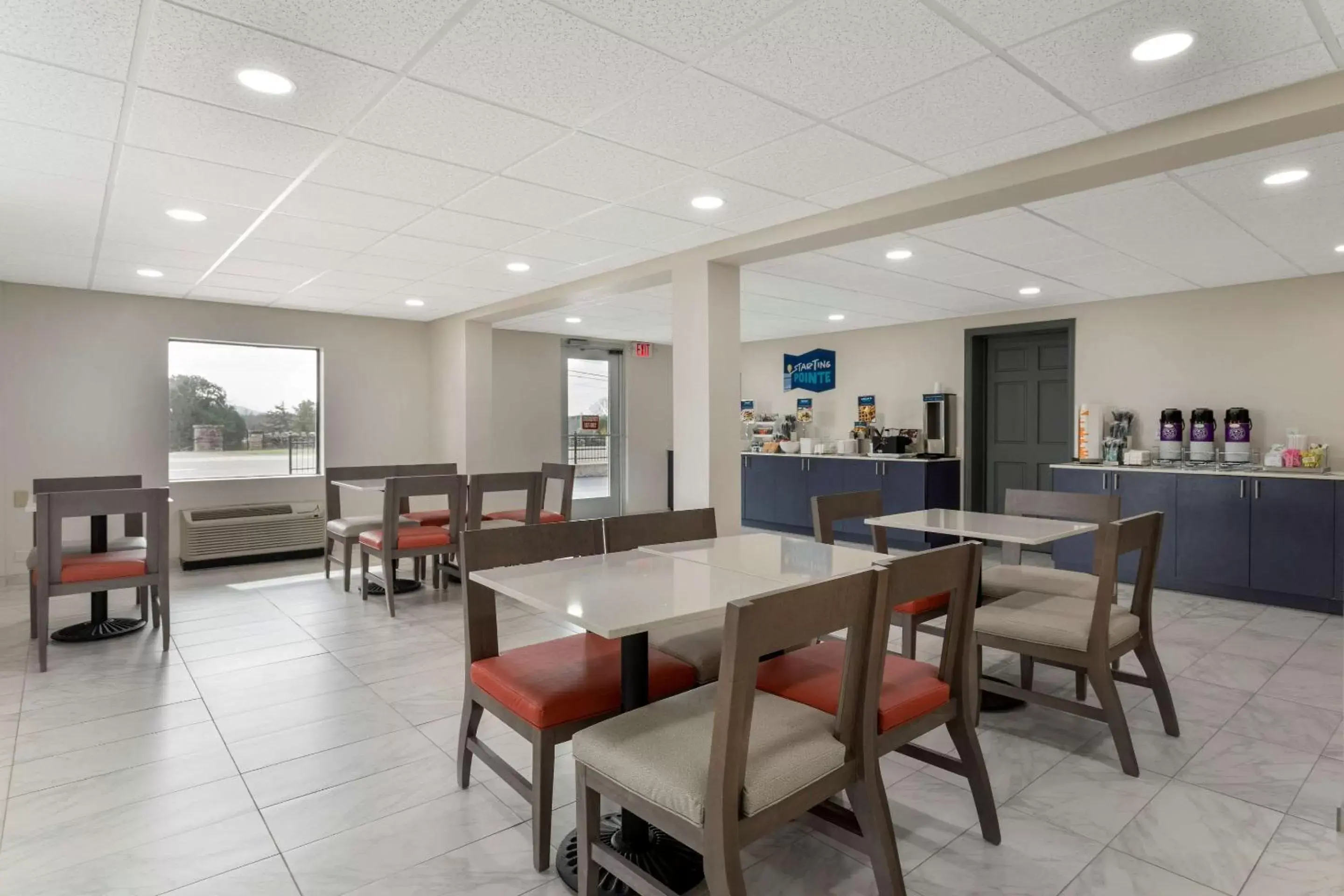 Breakfast in Clarion Pointe Kimball By Choice Hotels Breakfast in Clarion Pointe Kimball By Choice Hotels
