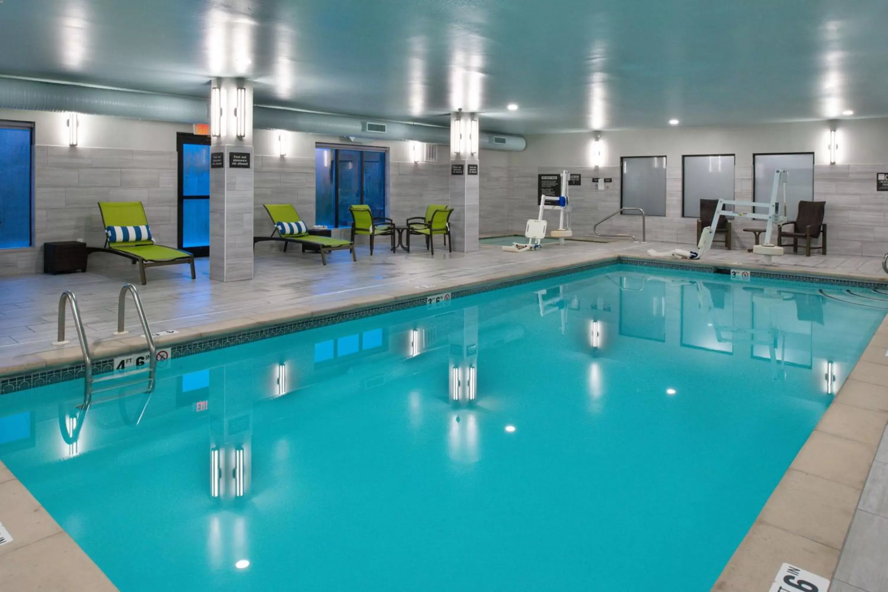 Pool view, Swimming Pool in Hampton Inn LaPorte