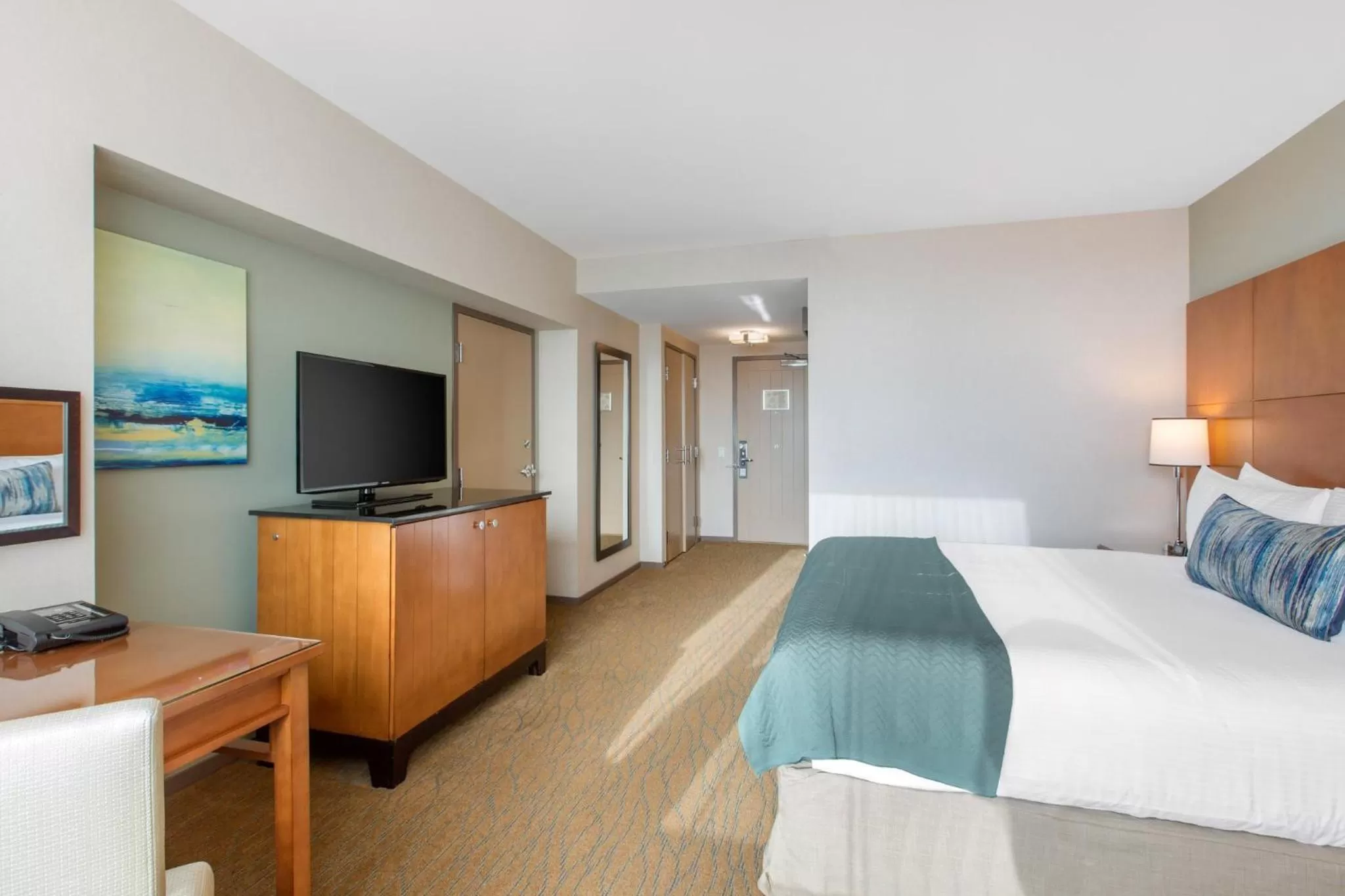 ADA Deluxe Room - 1 King bed in Omni San Diego Hotel at the Ballpark