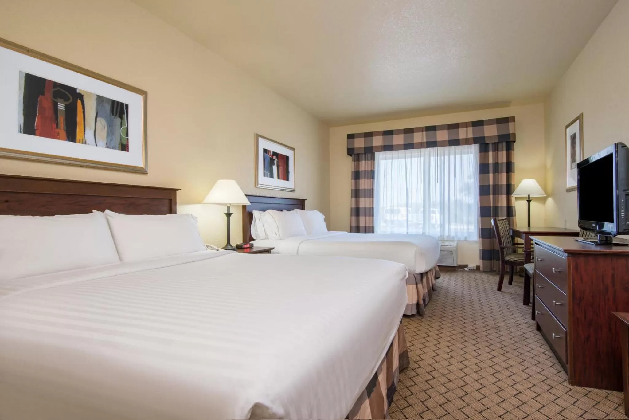 Photo of the whole room, Bed in Holiday Inn Express Hotel & Suites El Dorado by IHG