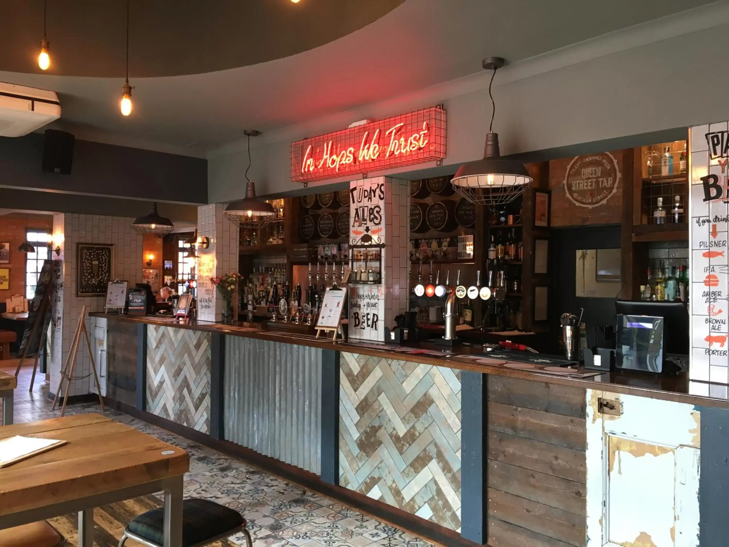 Lounge or bar in Queen Street Tap