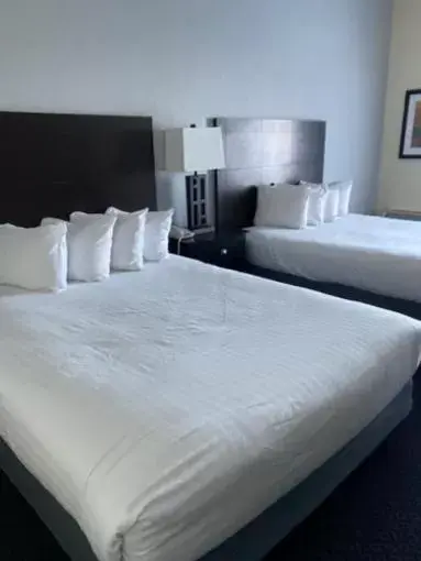 Bedroom, Bed in Lakeside Resort & Conference Center Bedroom, Bed in Lakeside Resort & Conference Center