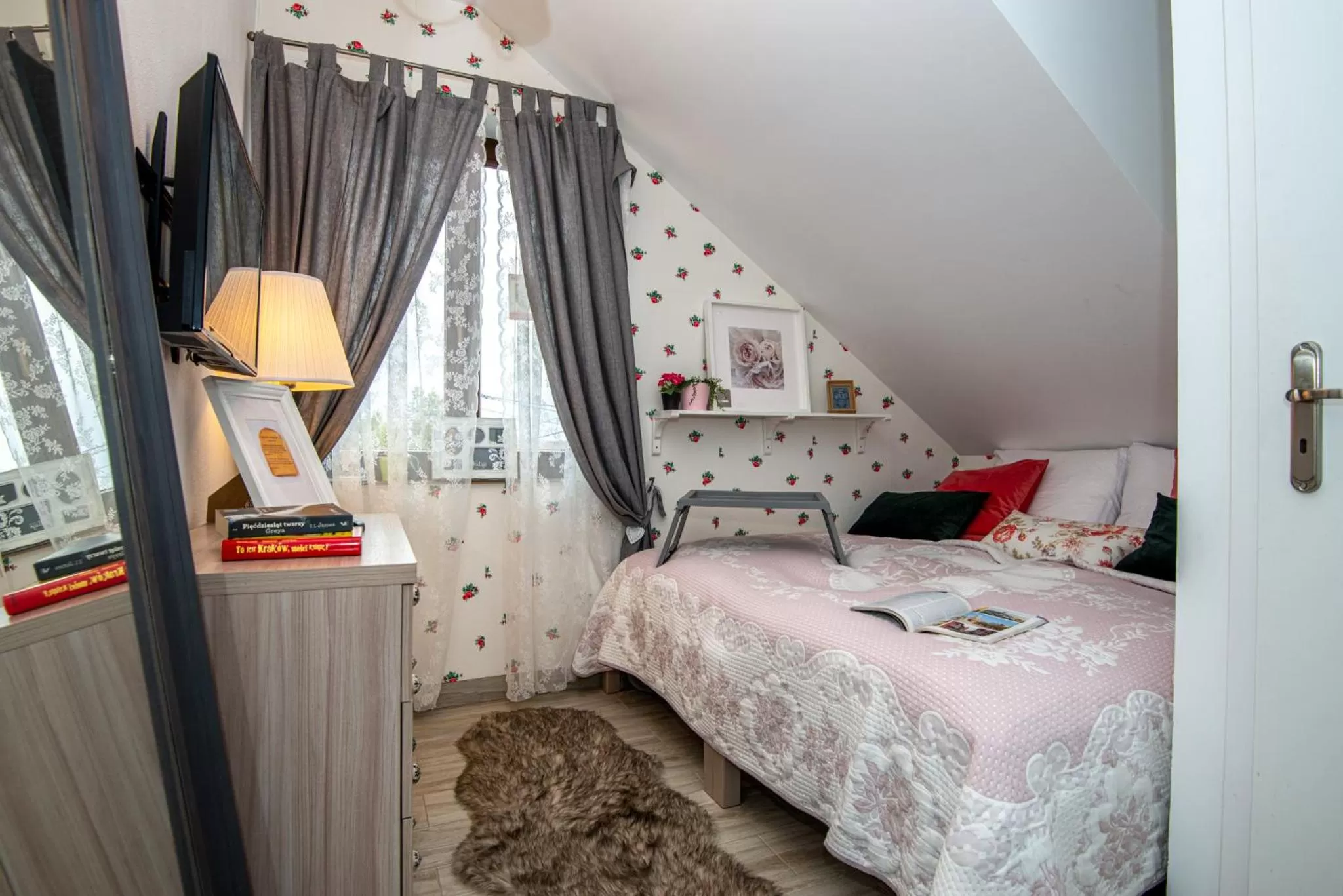 Bed in Pokoje w Starej Karczmie - by Upstairs