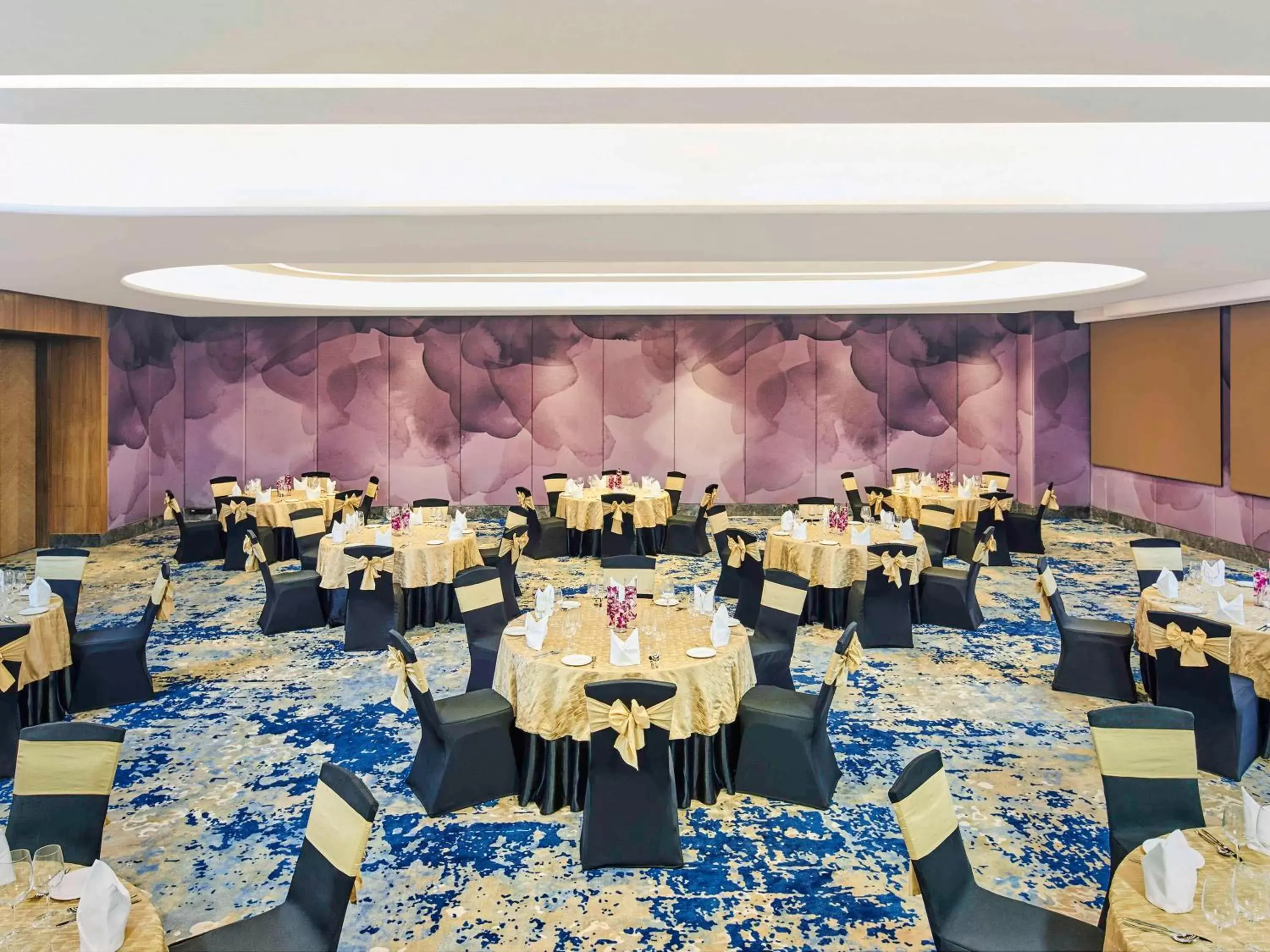 Meeting/conference room, Banquet Facilities in Novotel Mumbai International Airport