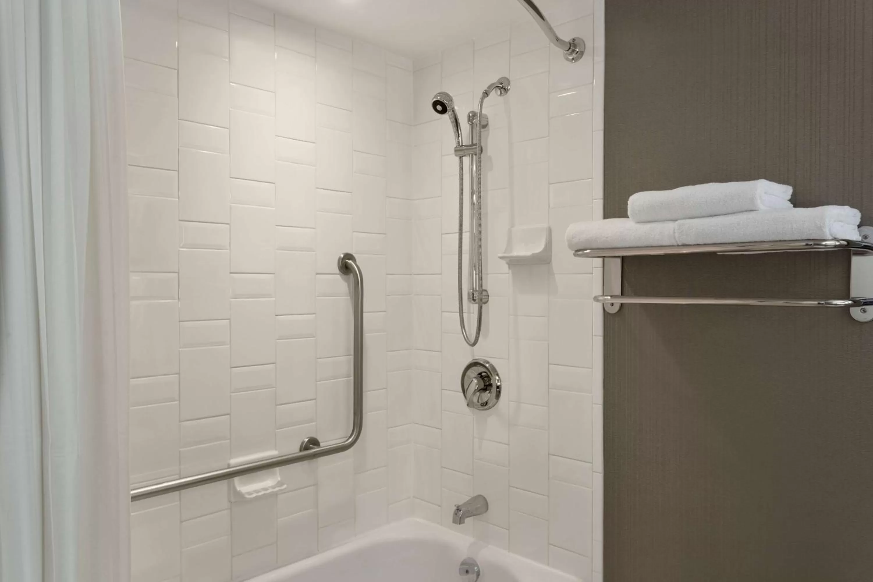 Bathroom in Hilton Vancouver Airport