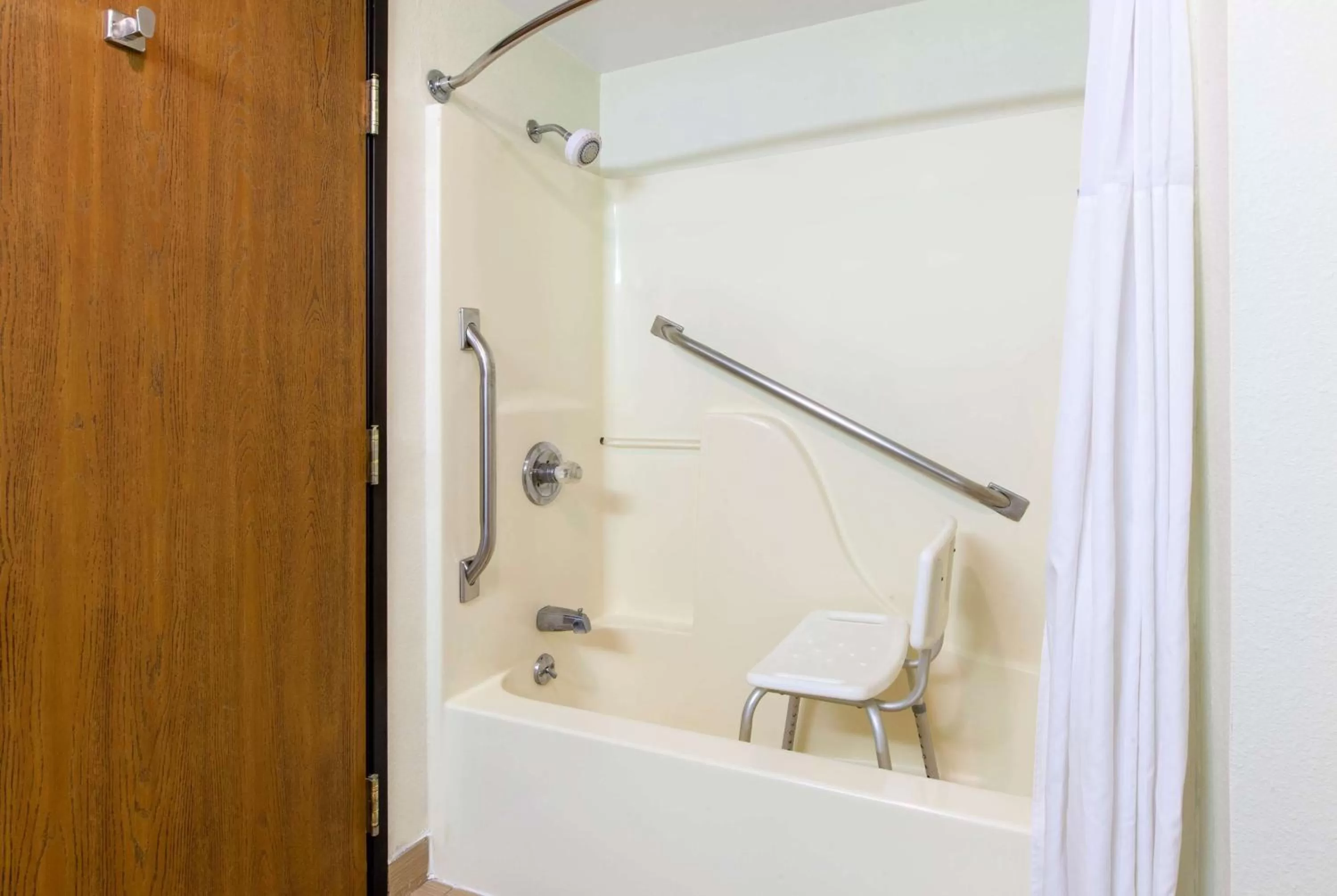 Photo of the whole room in Days Inn by Wyndham Petoskey