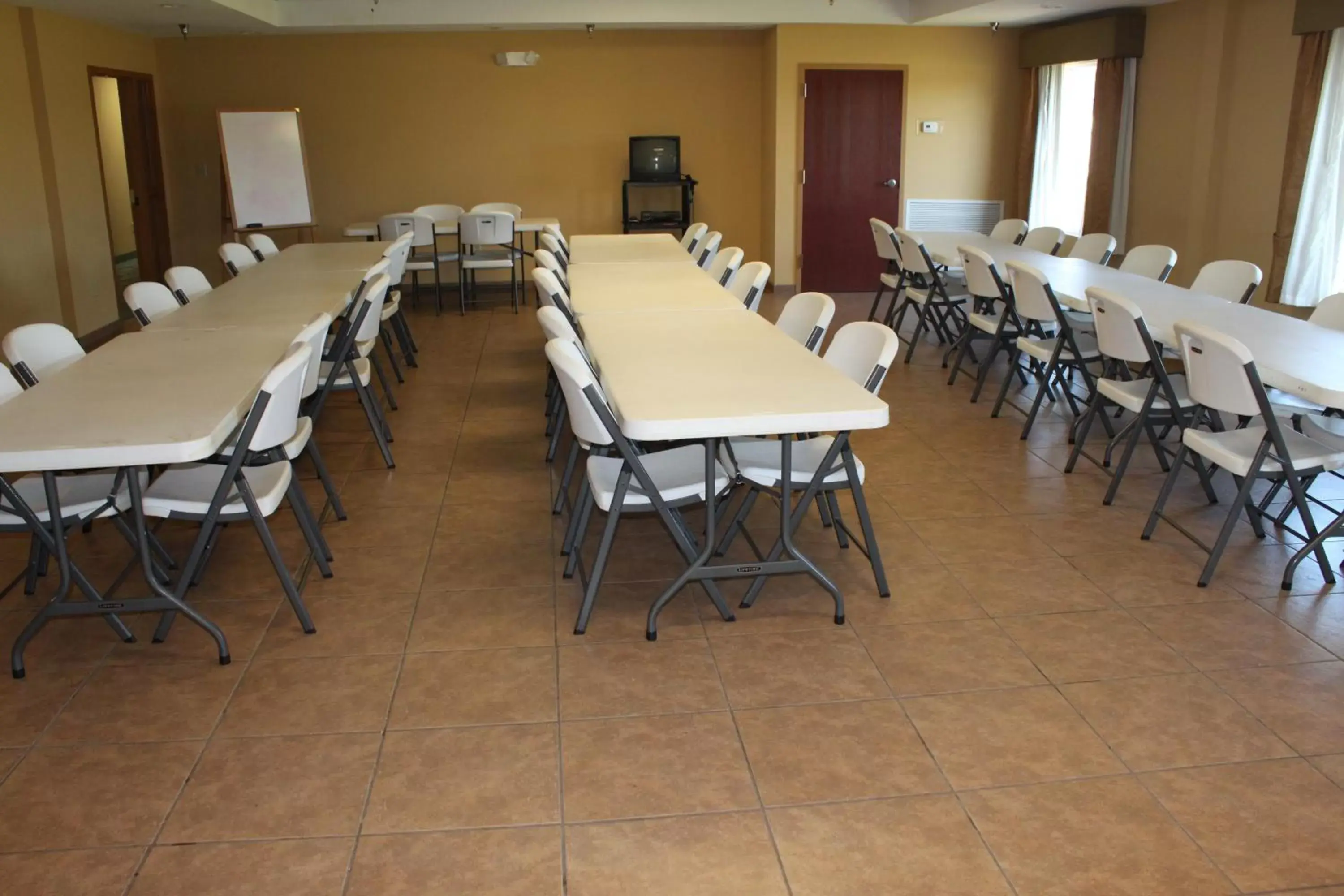 Business facilities in Super 8 by Wyndham Rainsville