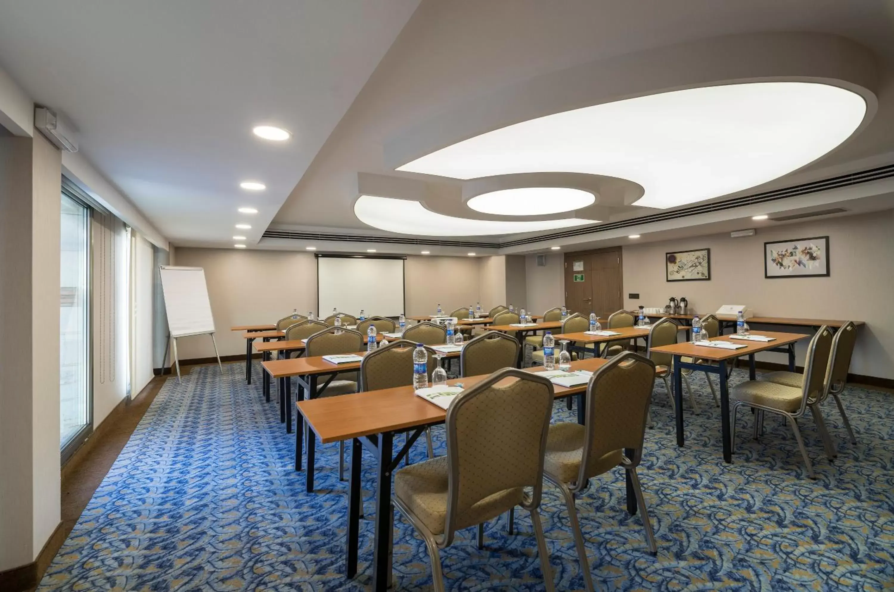 Meeting/conference room, Restaurant/Places to Eat in Holiday Inn Istanbul Old City, an IHG Hotel