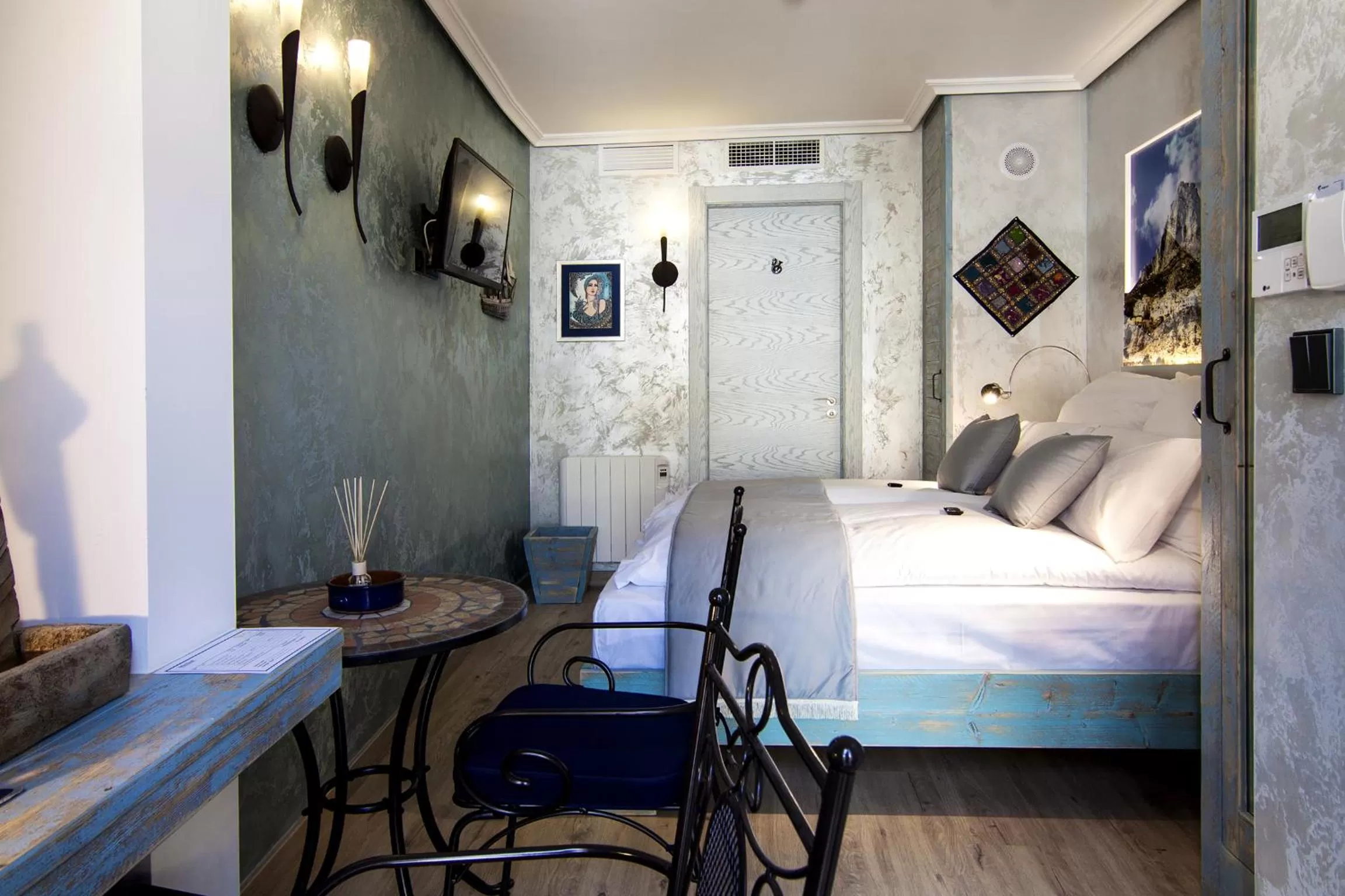 Photo of the whole room, Bed in Boutique Hotel Sierra de Alicante