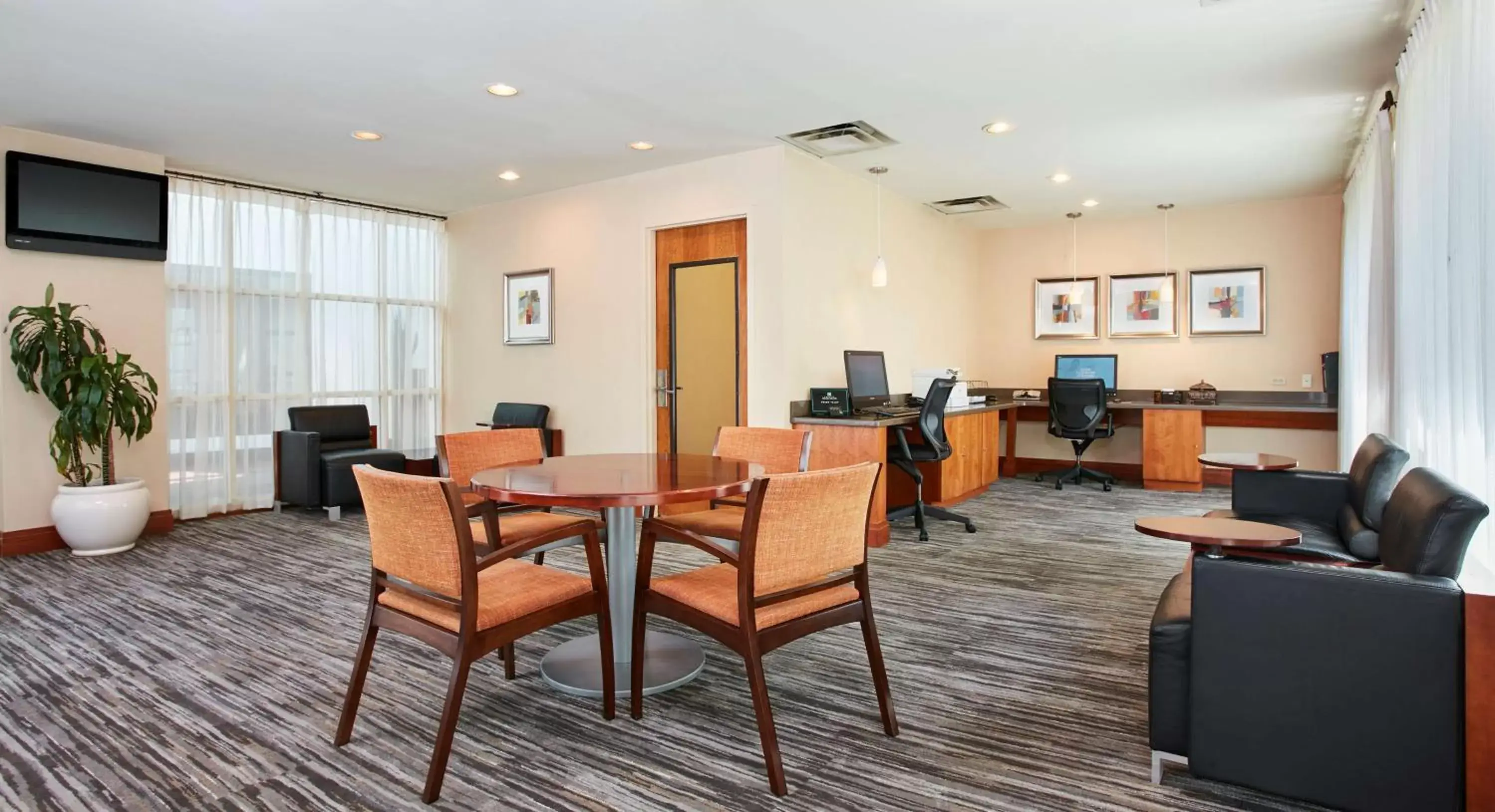 Business facilities in Embassy Suites Parsippany