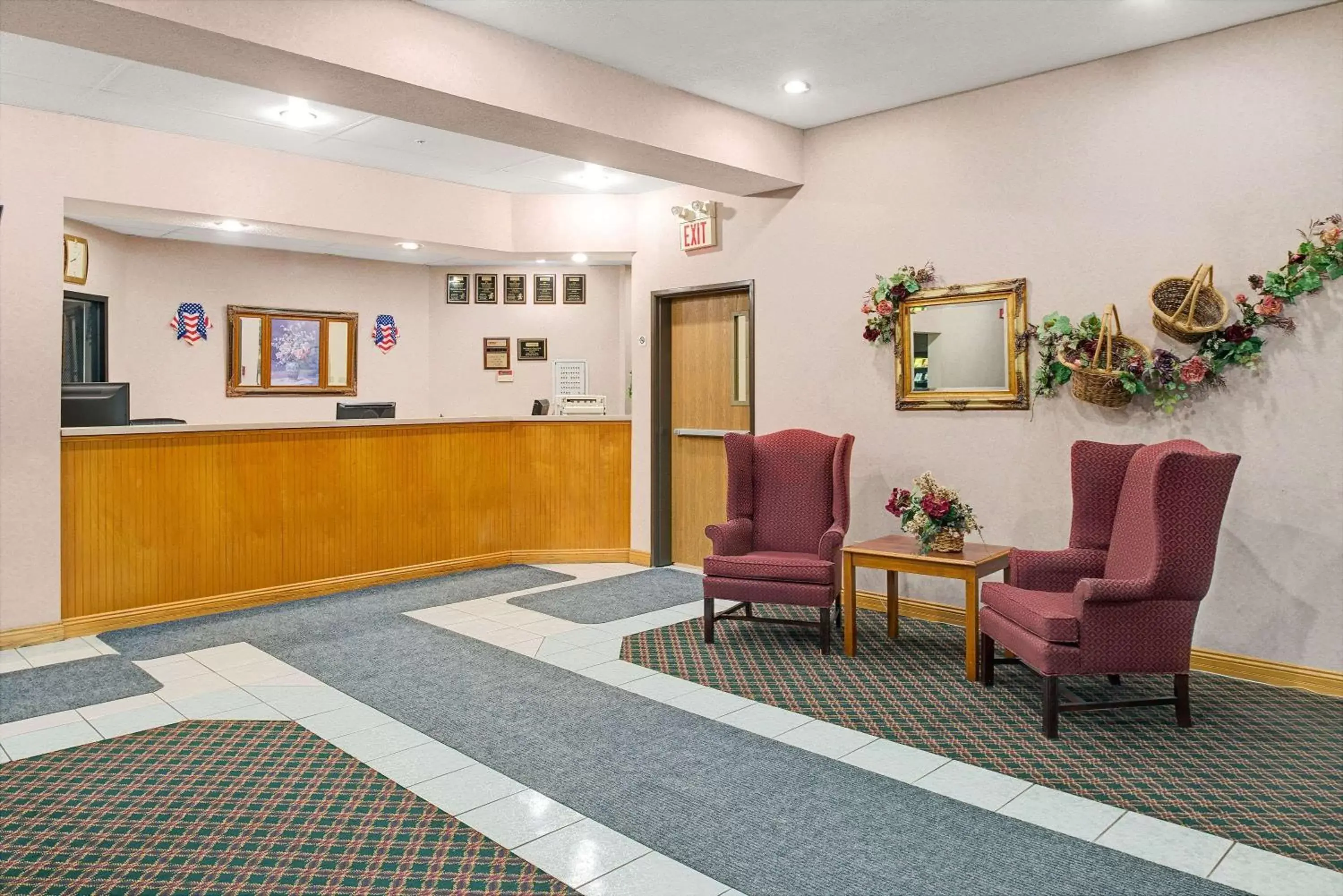 Lobby or reception, Lobby/Reception in Travelodge by Wyndham St. Louis