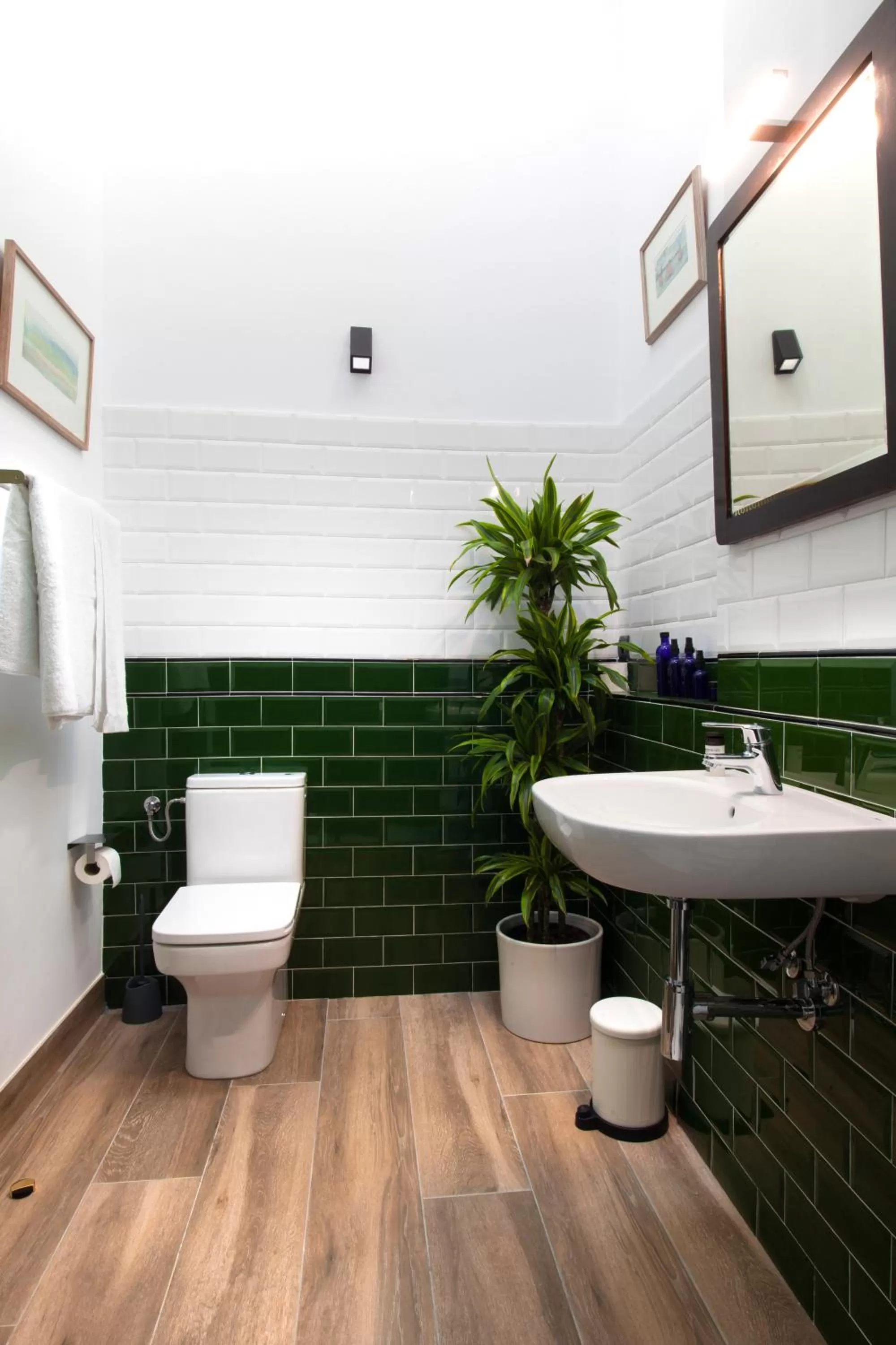 Bathroom in Priorat Aparthotel