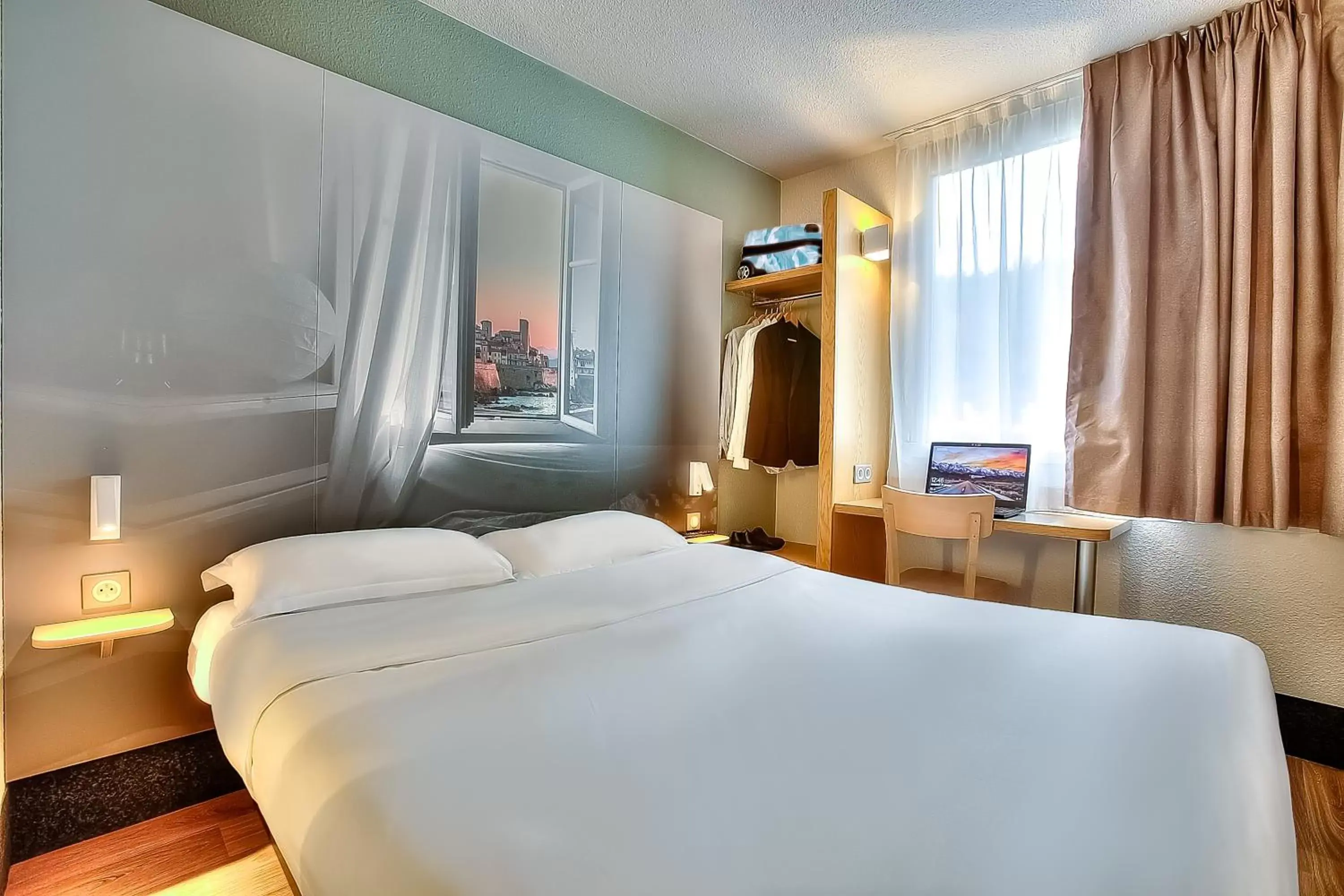 Bedroom, Bed in B&B HOTEL Antibes Sophia Antipolis