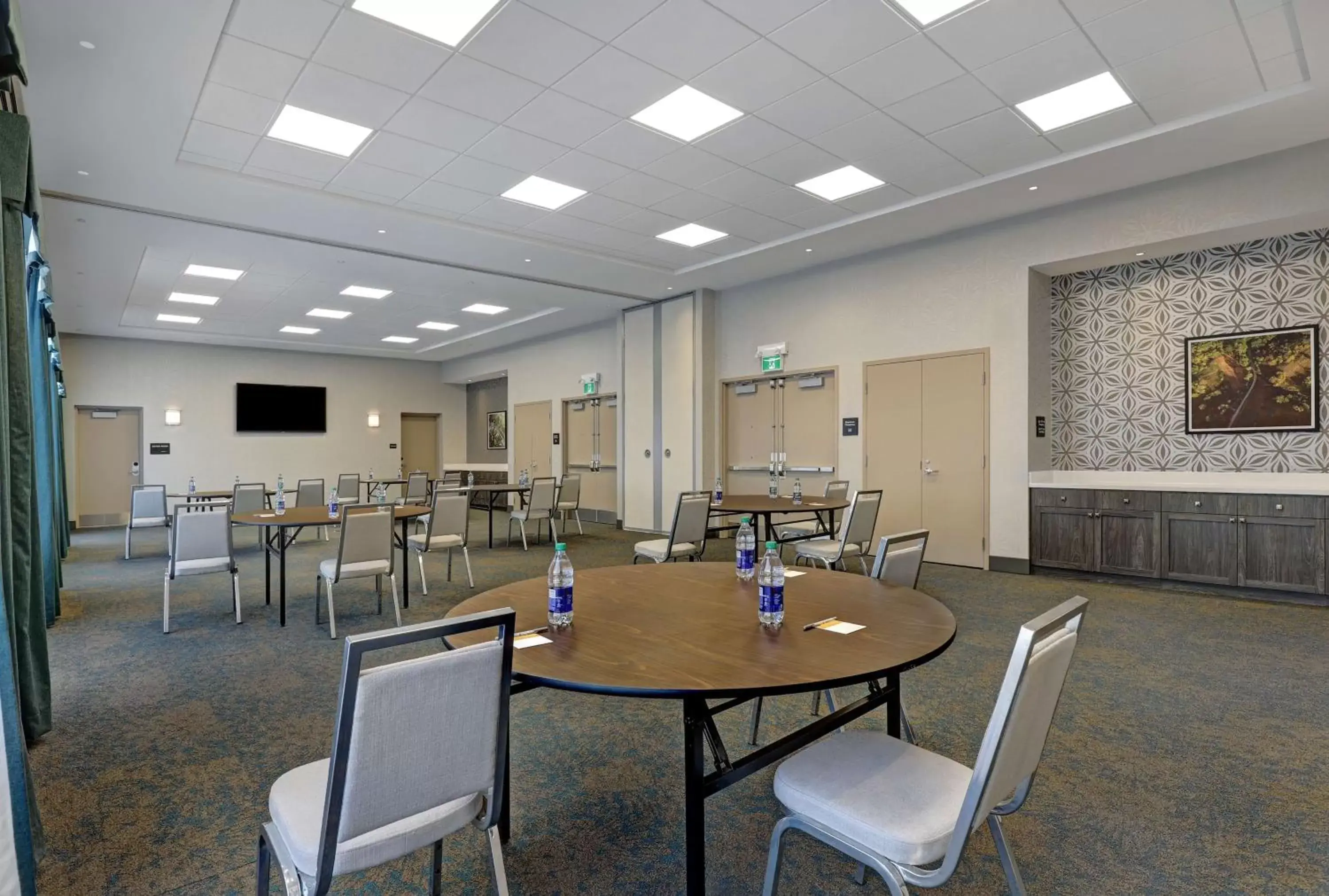 Meeting/conference room in Hampton Inn & Suites Belleville