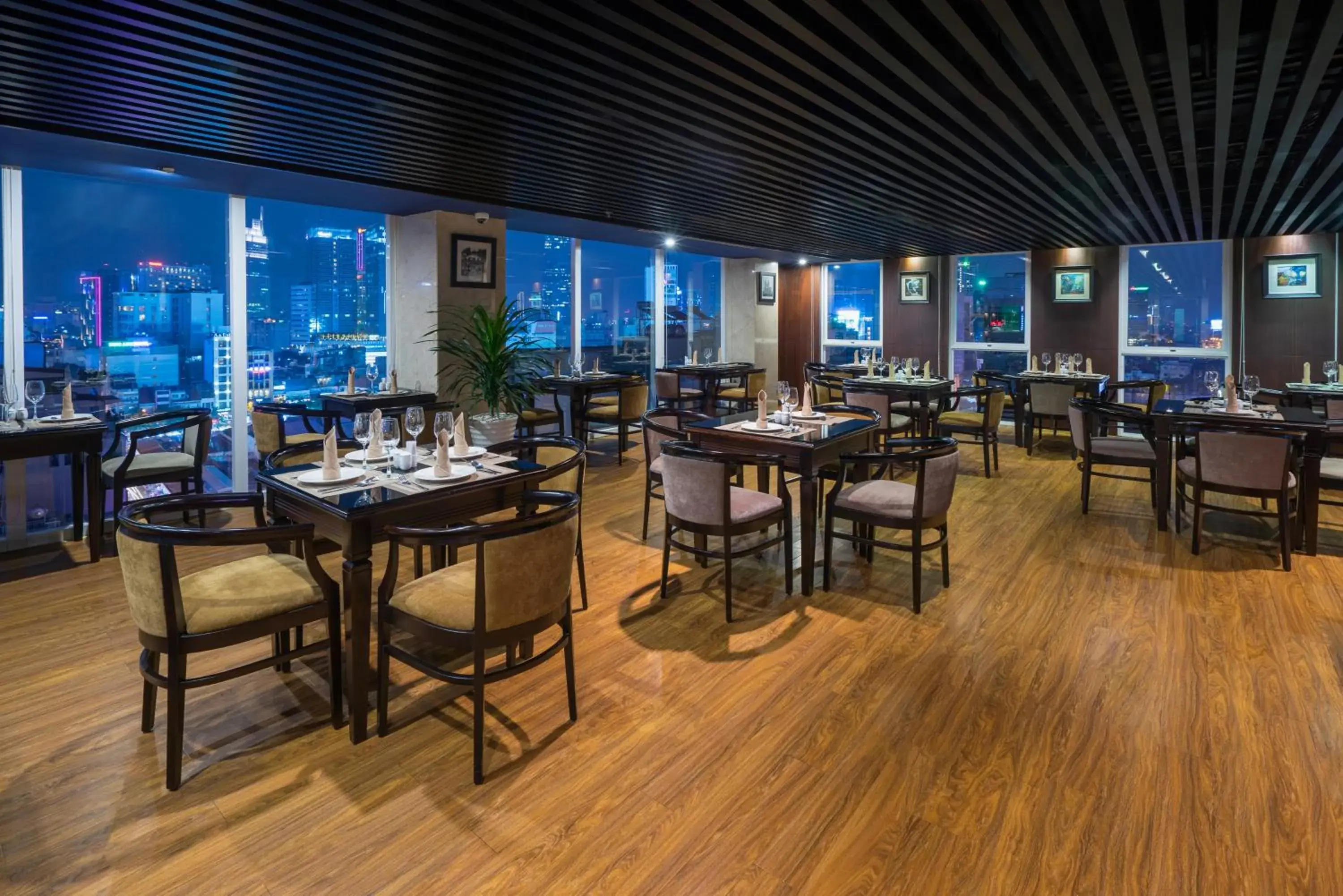 Restaurant/Places to Eat in Nhat Ha 1 Hotel