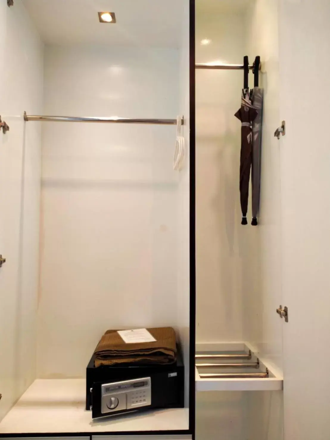 safe, Bathroom in Hotel De Nara-SHA Extra Plus