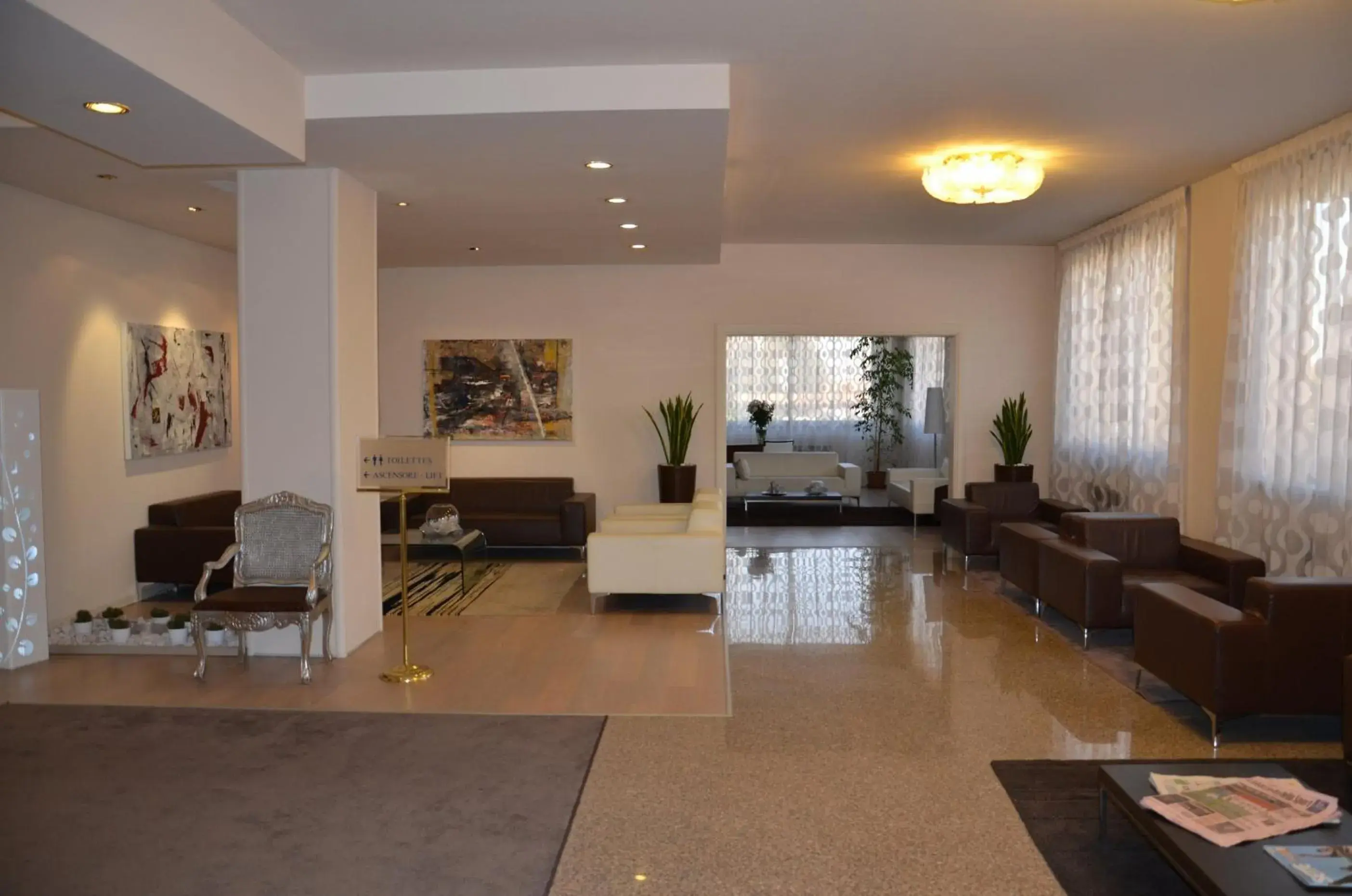 Lobby or reception in Hotel Victoria Lobby or reception in Hotel Victoria