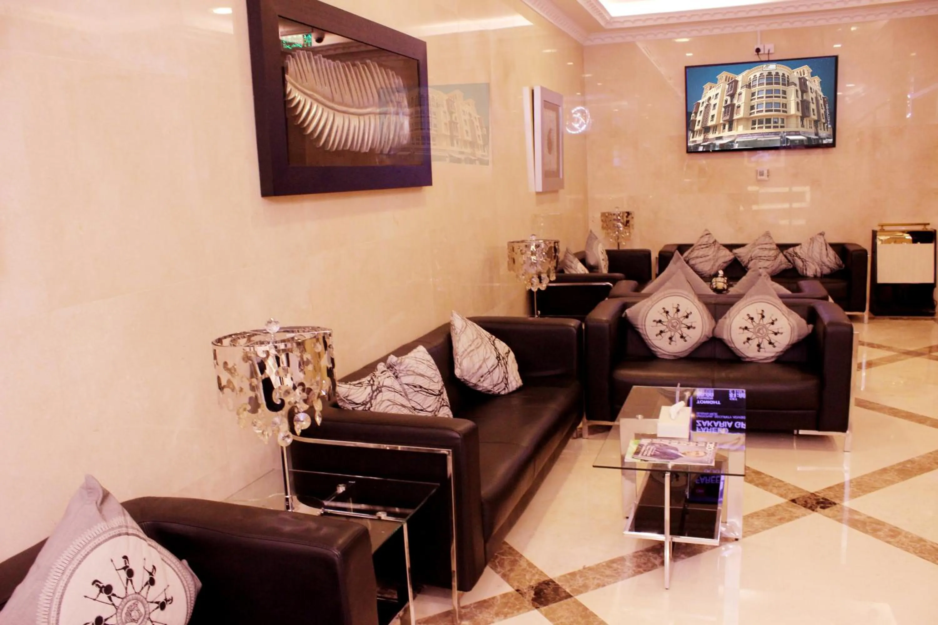 Lobby or reception in Montreal Naif Hotel