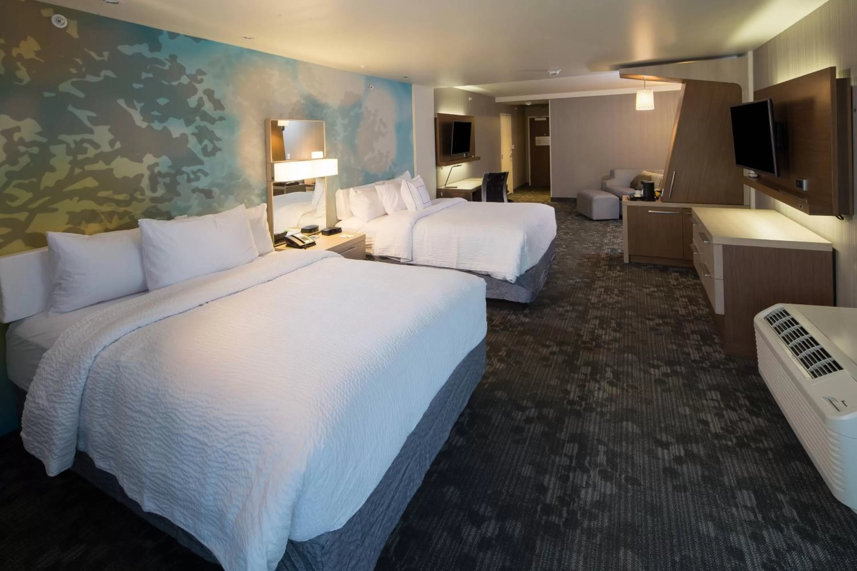 Photo of the whole room, Bed in Courtyard Bay City