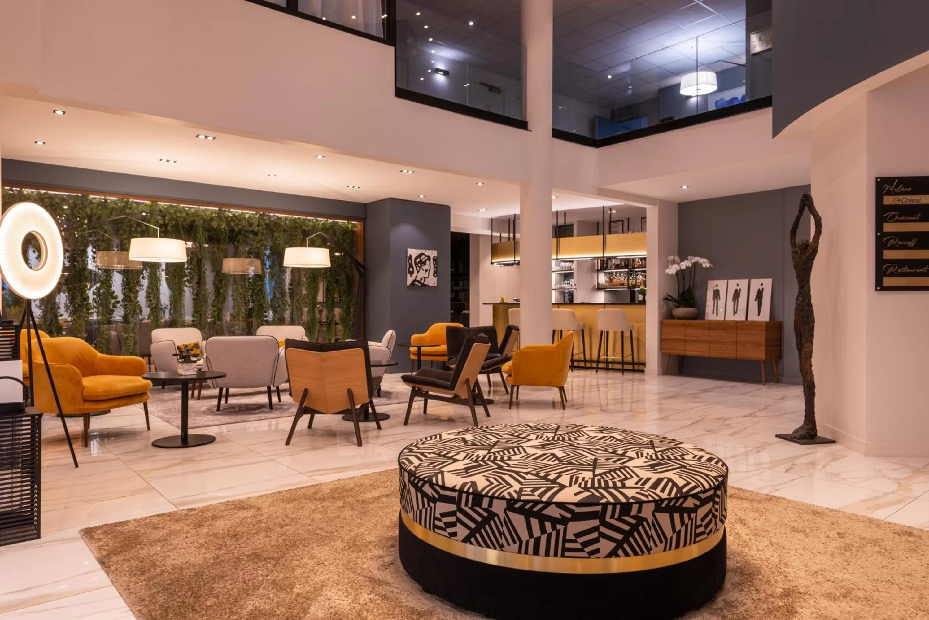 Lobby or reception in L'Amirauté Brest