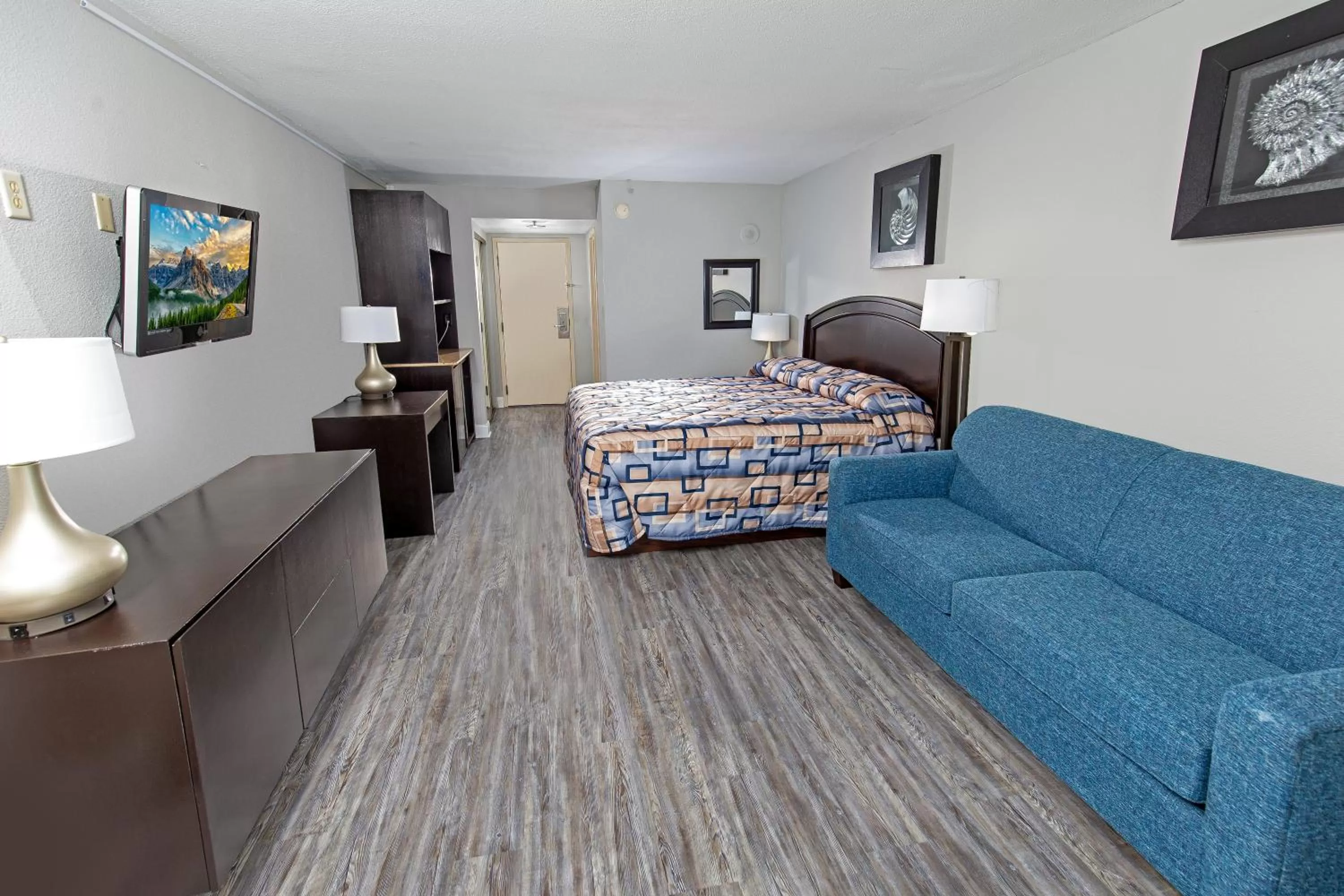 Photo of the whole room in Beach Vacation Condos South