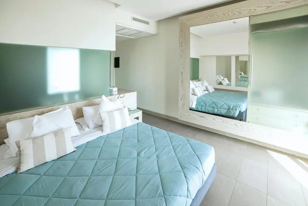 Bedroom, Bed in Smy Aran Blu Roma Mare