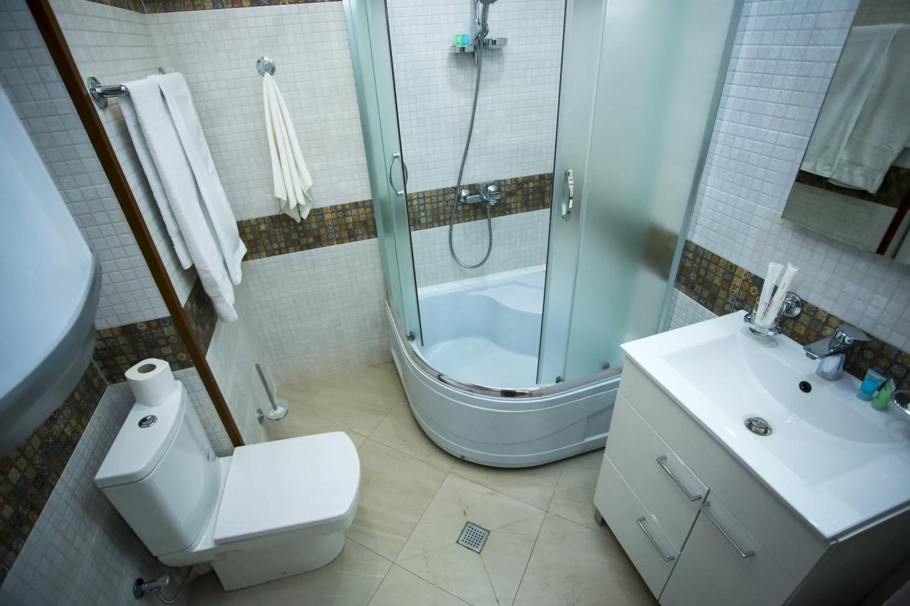 Shower in Blue Star Batumi