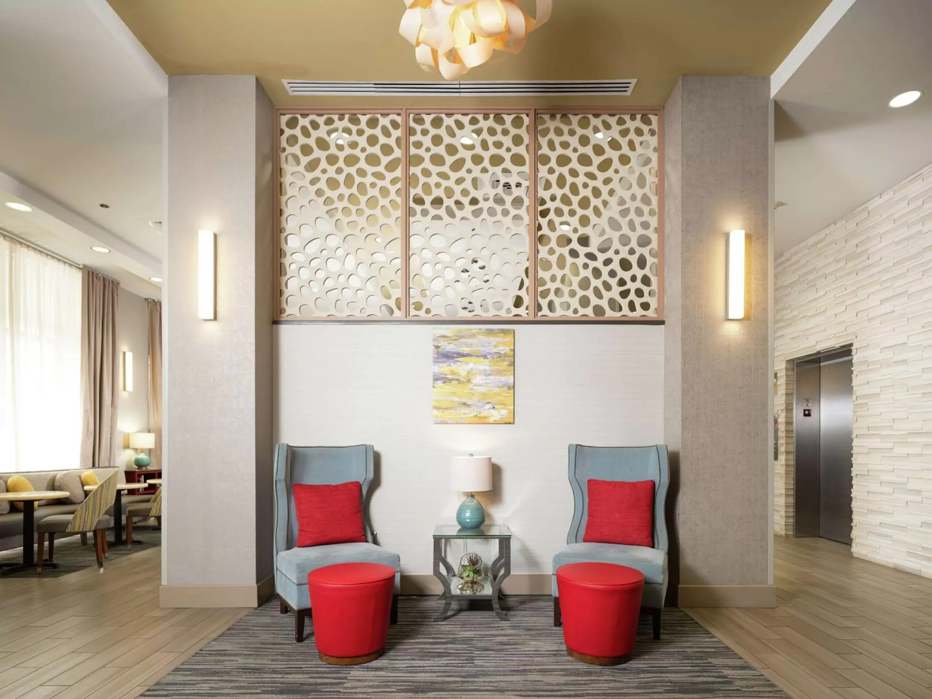 Lobby or reception, Seating Area in Hampton Inn Wilmington Downtown